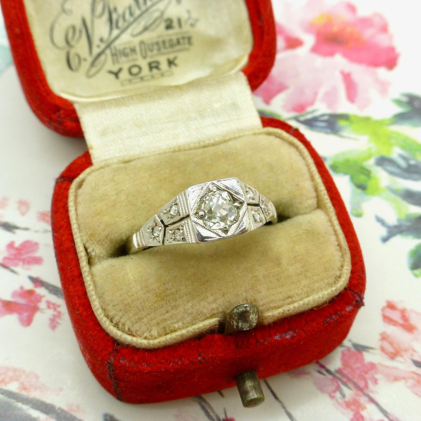 Antique Art Deco Platinum & 18ct white gold diamond solitaire ring c.1920s