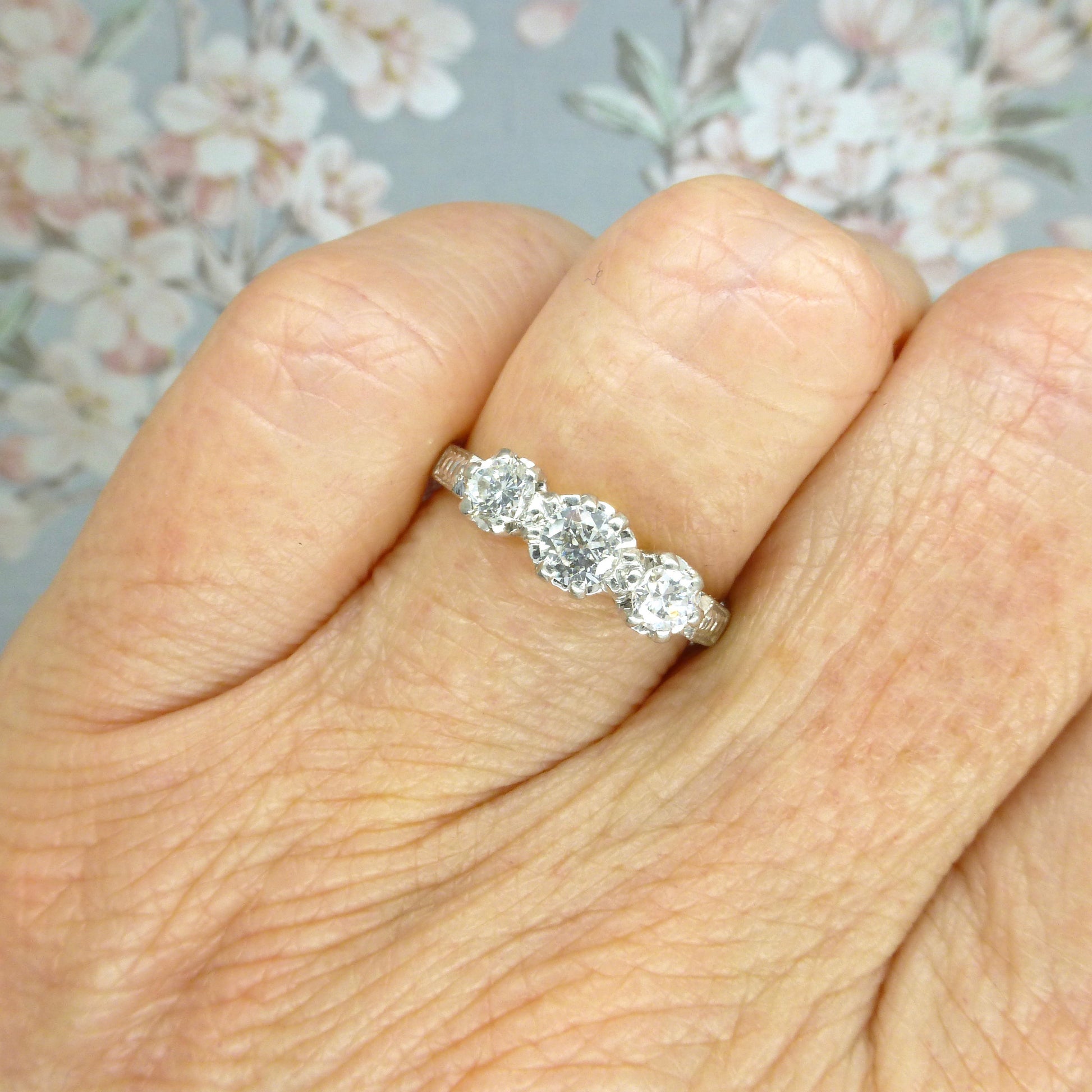 Vintage Bravingtons 18ct Platinum diamond three stone trilogy engagement ring 0.55ct