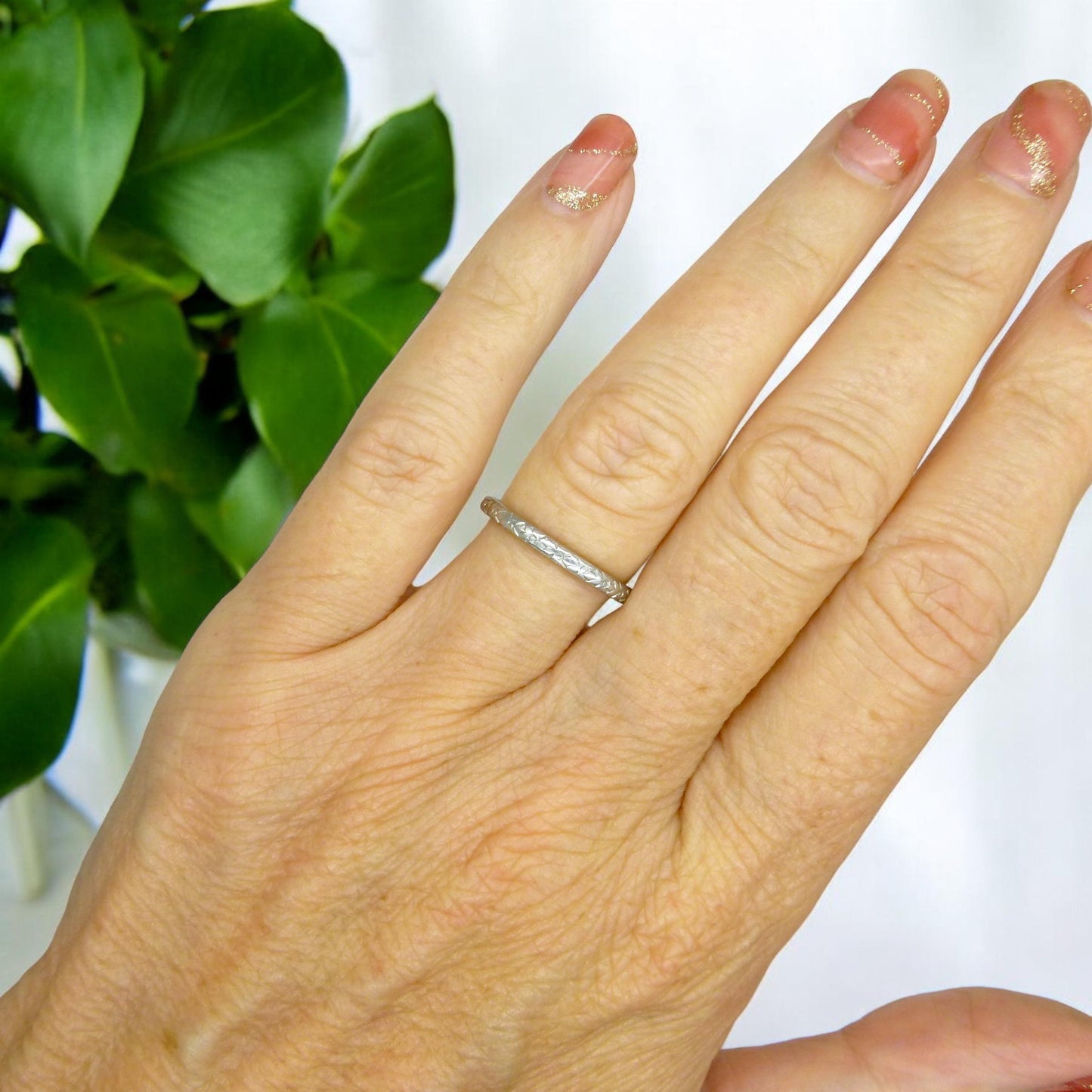 Antique Art Deco platinum orange blossom engraved wedding band 1920's ~ K 1/2