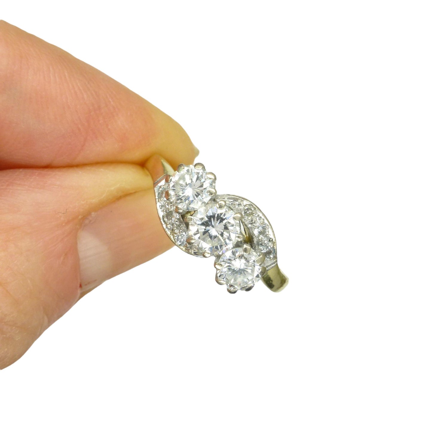 Vintage 18ct natural diamond three stone trilogy twist ring + Independent valuation report