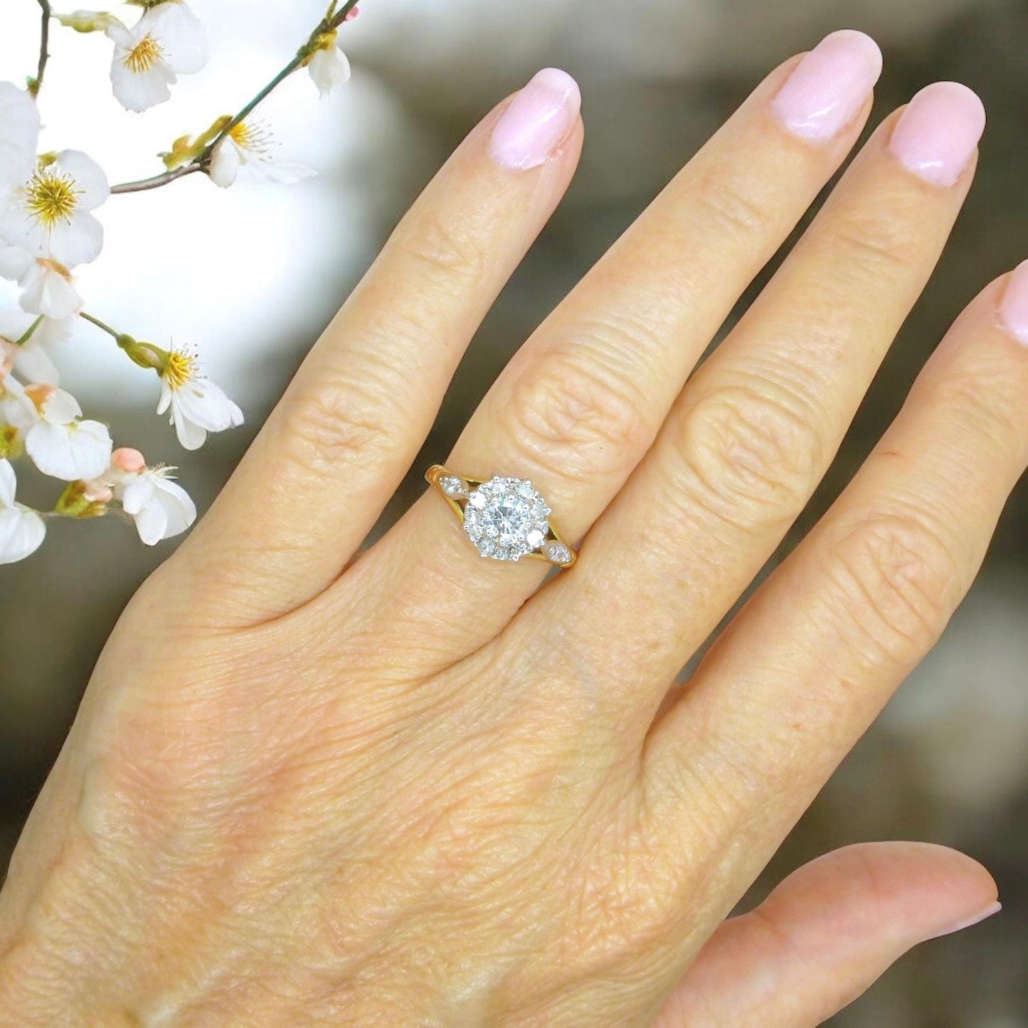 Vintage 18ct natural diamond cluster halo ring c1960's