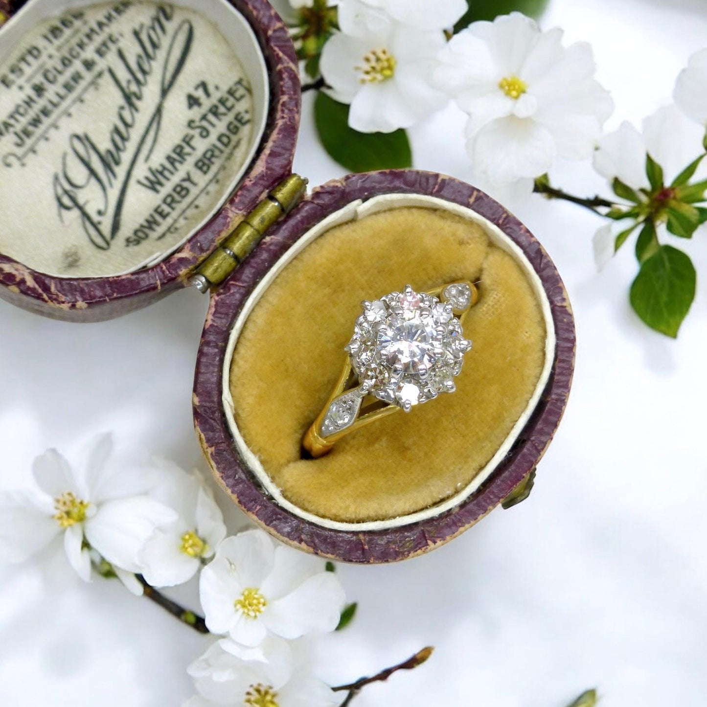 Vintage 18ct natural diamond cluster halo ring c1960's