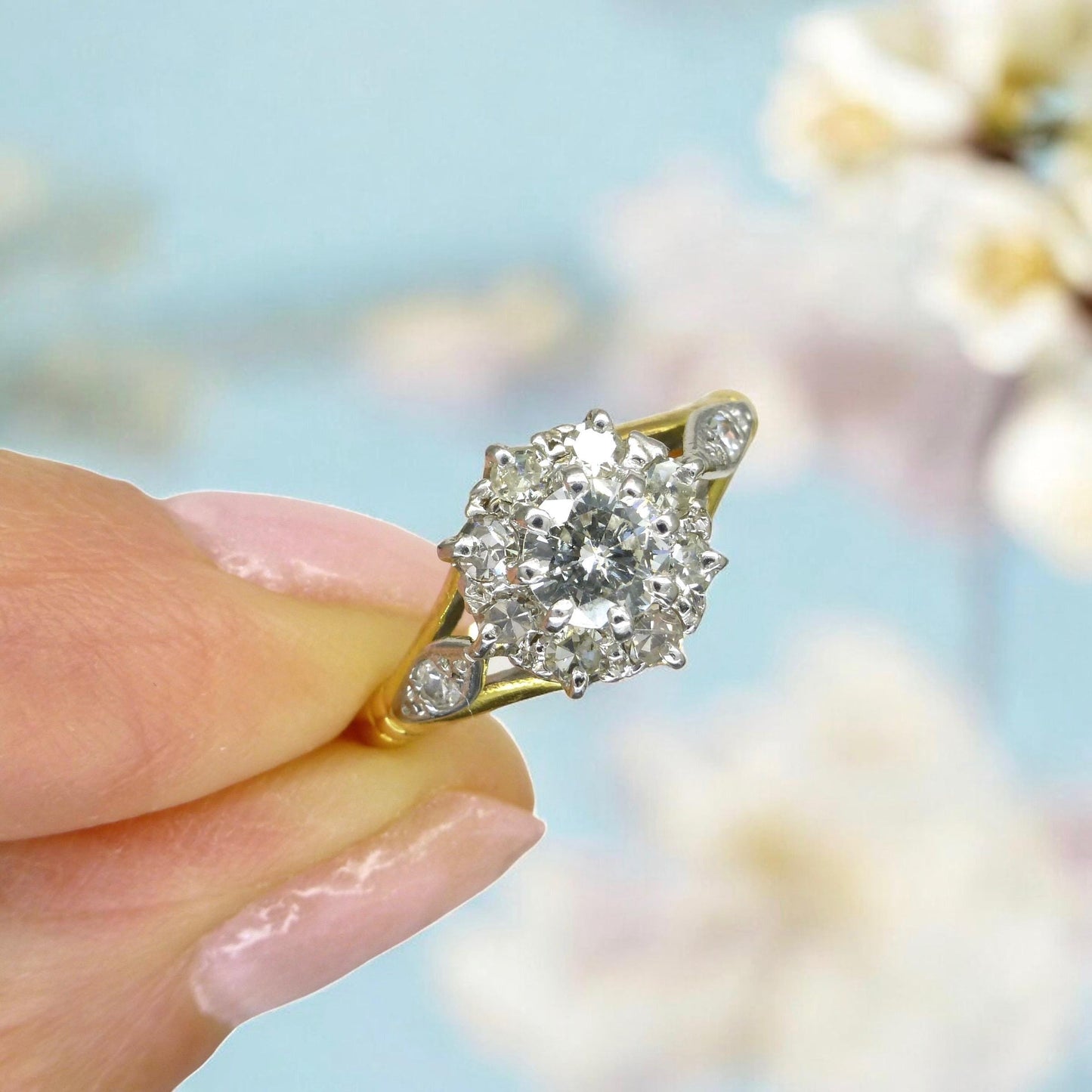 Vintage 18ct natural diamond cluster halo ring c1960's