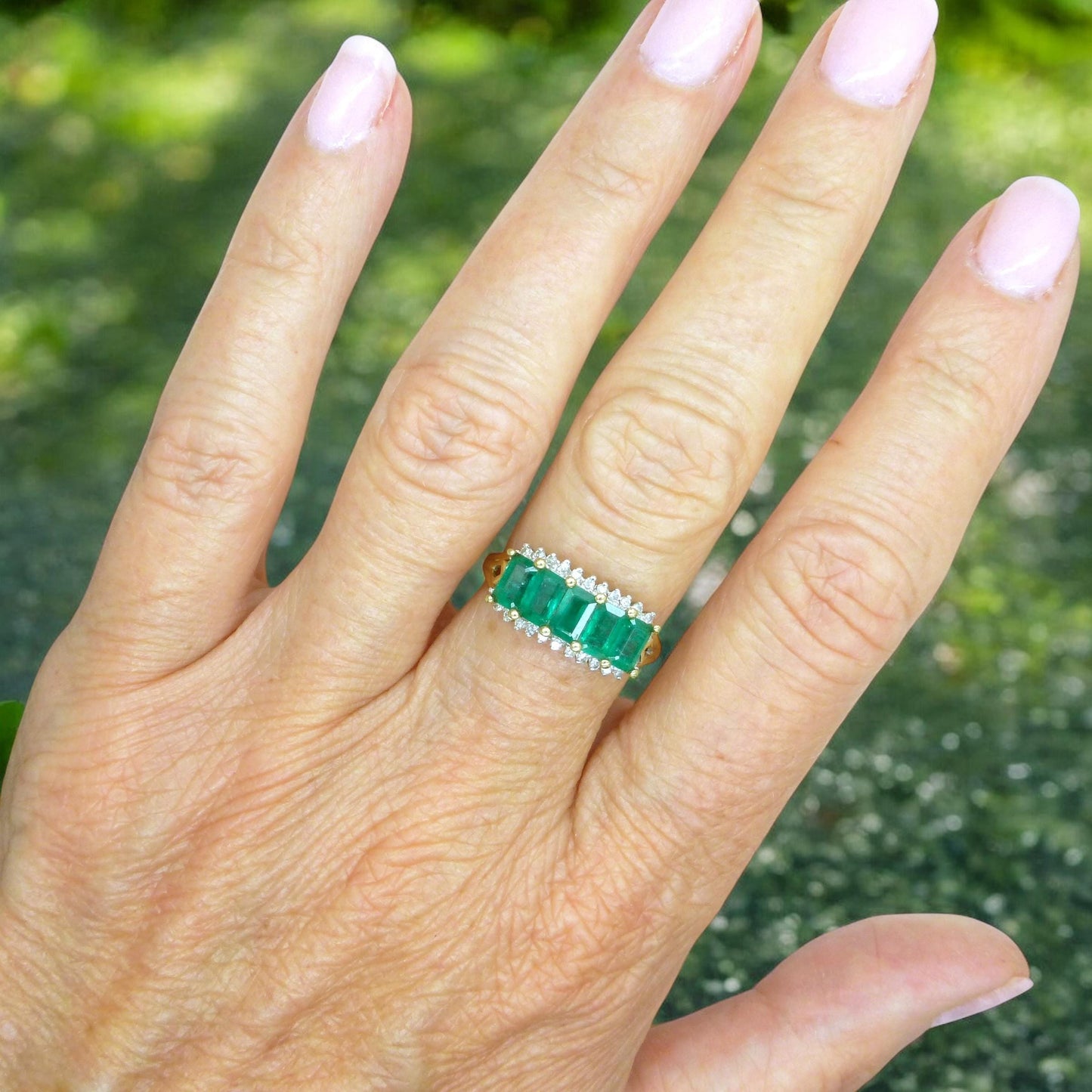 Vintage 9ct gold Emerald & Diamond five stone ring