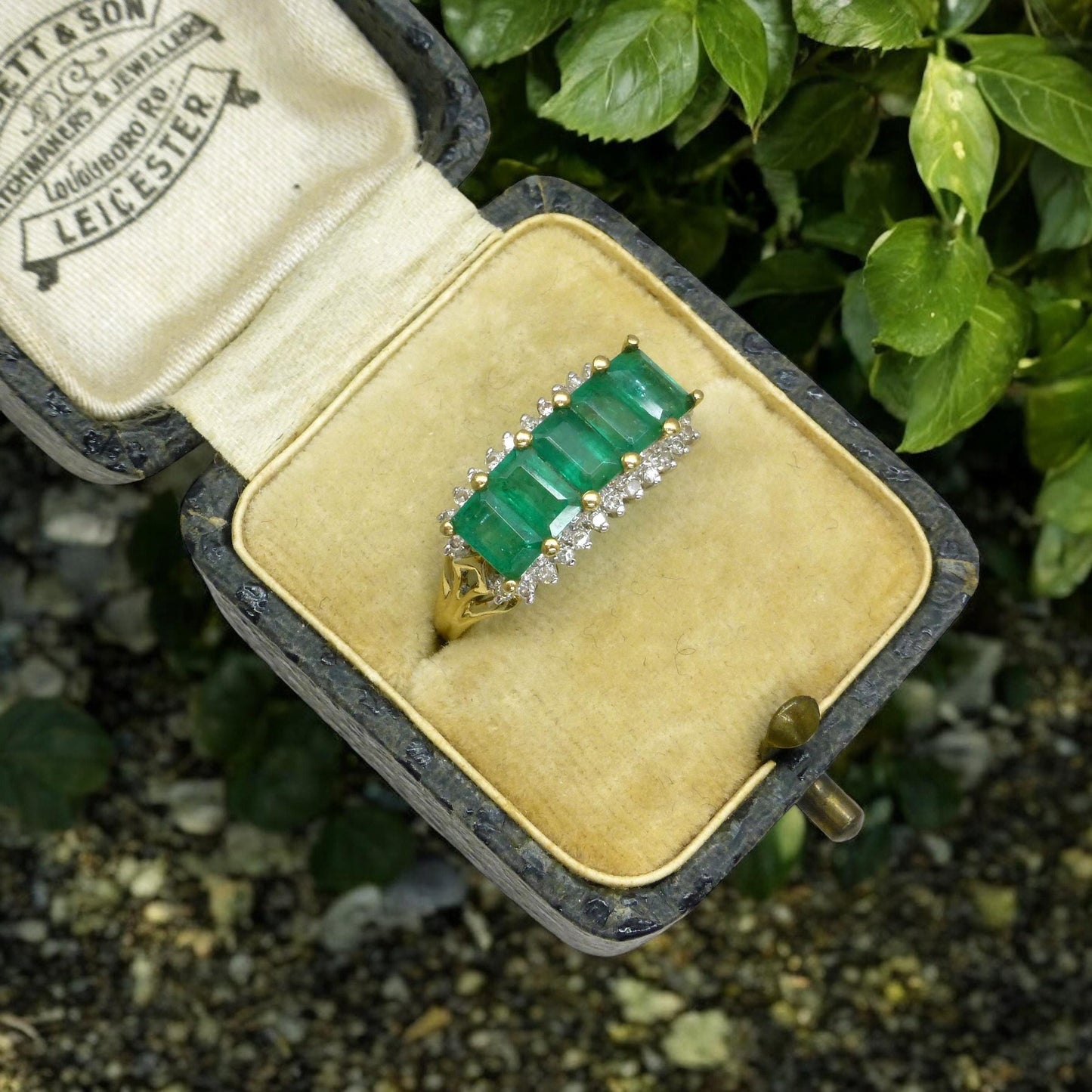 Vintage 9ct gold Emerald & Diamond five stone ring