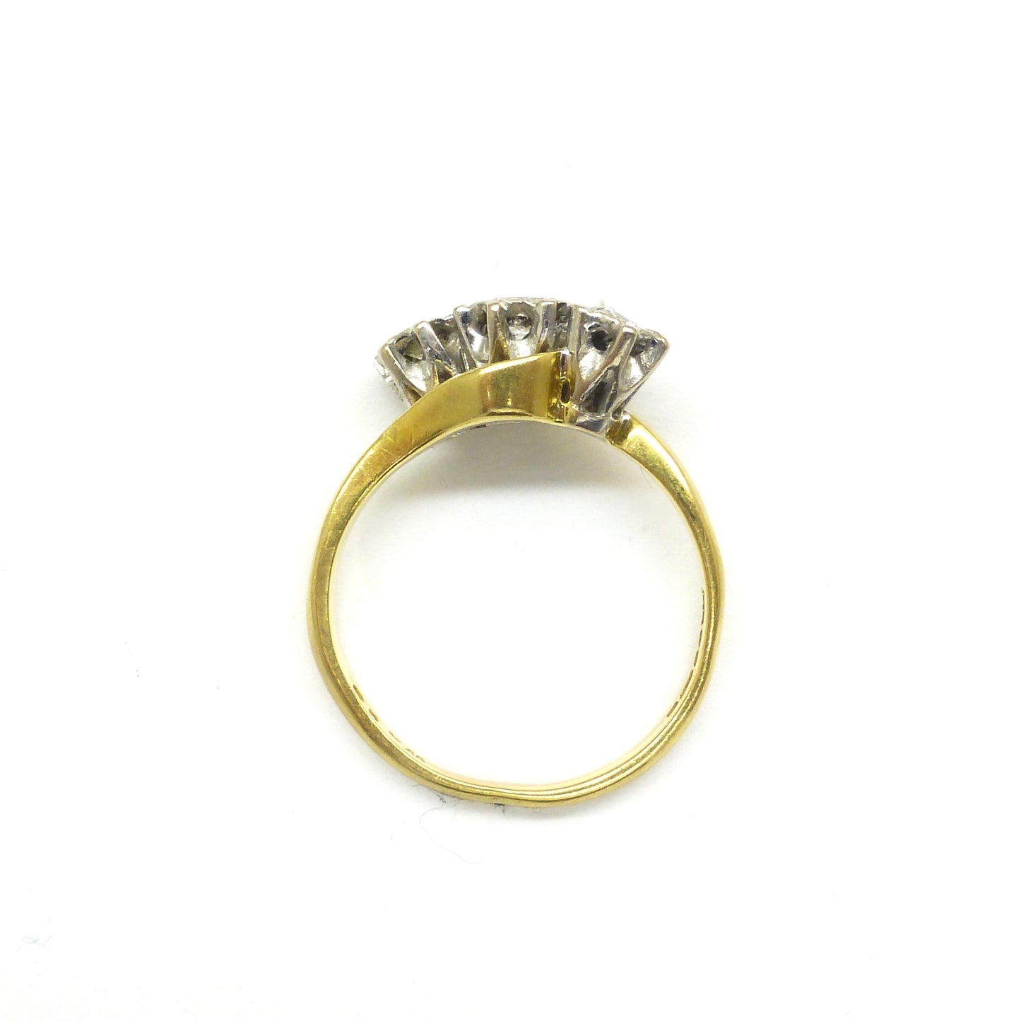 Vintage 18ct gold diamond trilogy twist/bypass ring.
