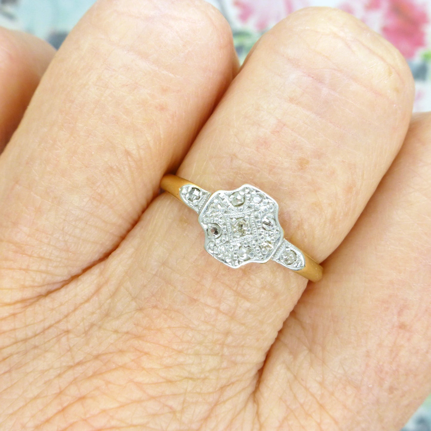 Art Deco 18ct Platinum diamond cluster ring c1920's