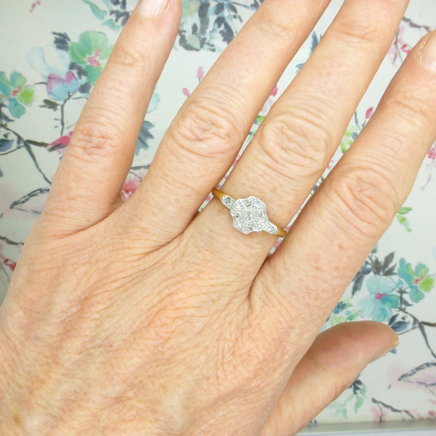 Art Deco 18ct Platinum diamond cluster ring c1920's