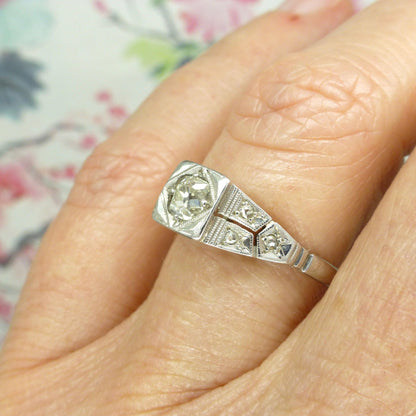 Antique Art Deco Platinum & 18ct white gold diamond solitaire ring c.1920s