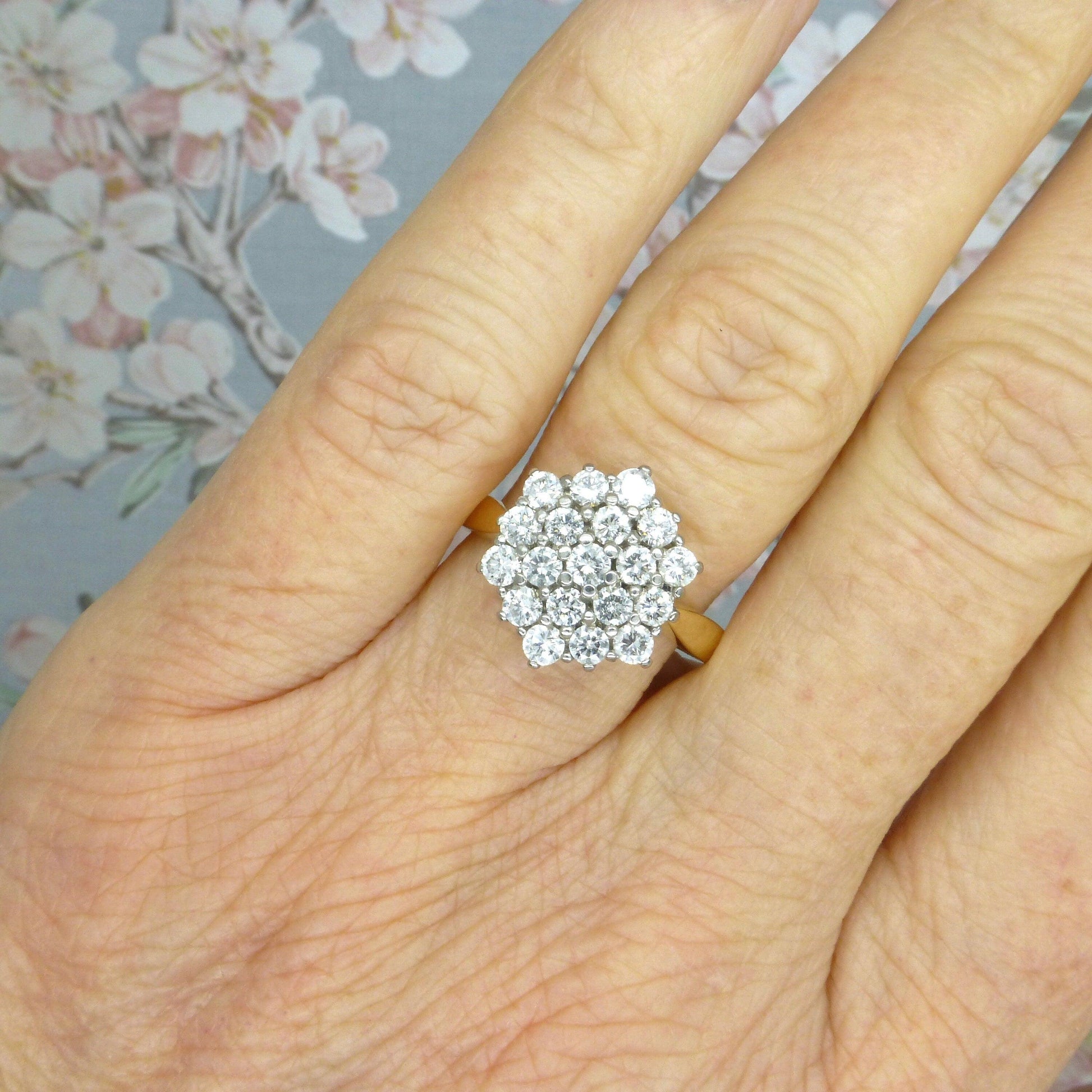 Vintage 18ct Diamond halo cluster engagament ring 1.00ct ~ 1980's