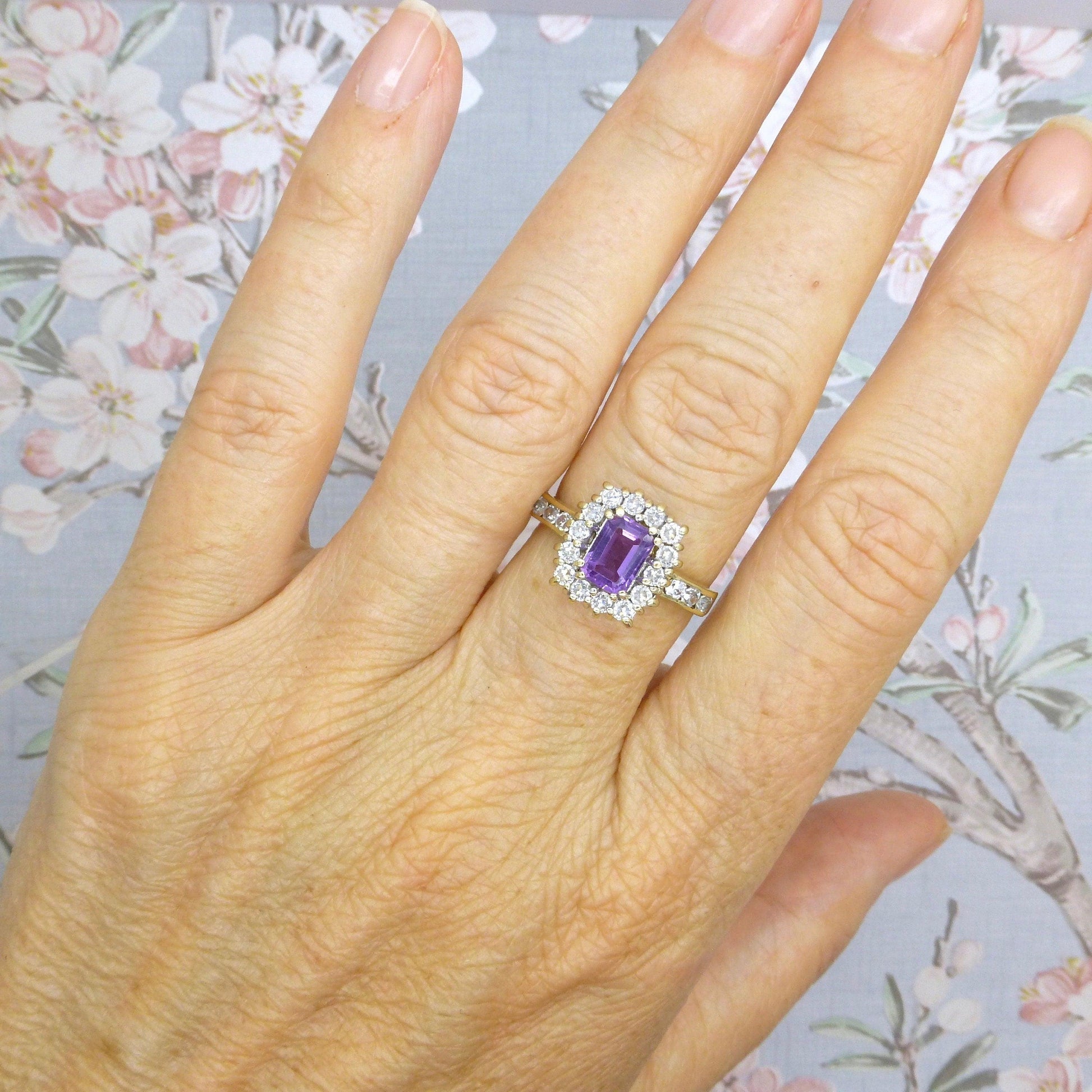 Vintage 9ct gold emerald cut Amethyst & CZ cluster dress ring