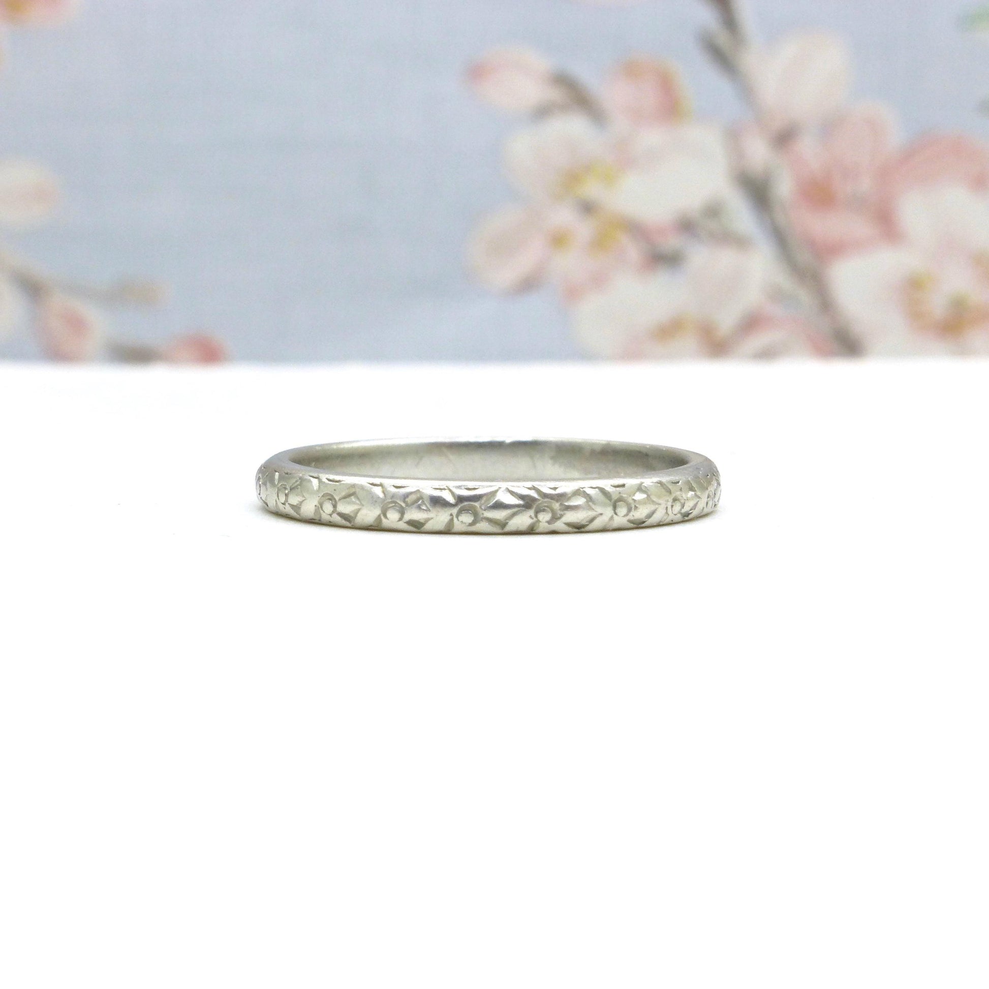 Antique Art Deco platinum orange blossom engraved wedding band 1920's ~ K 1/2