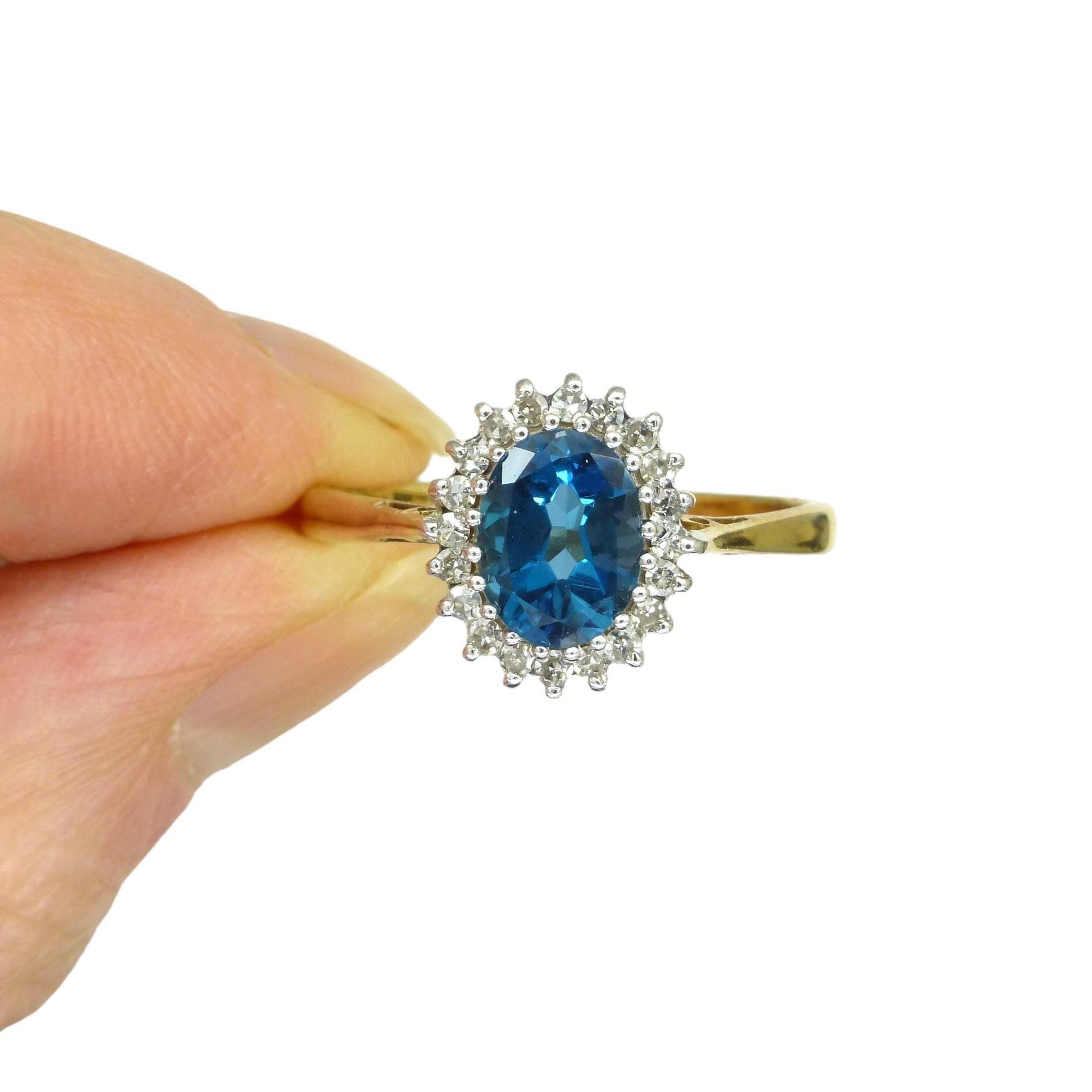Vintage 9ct blue topaz & diamond oval cluster ring