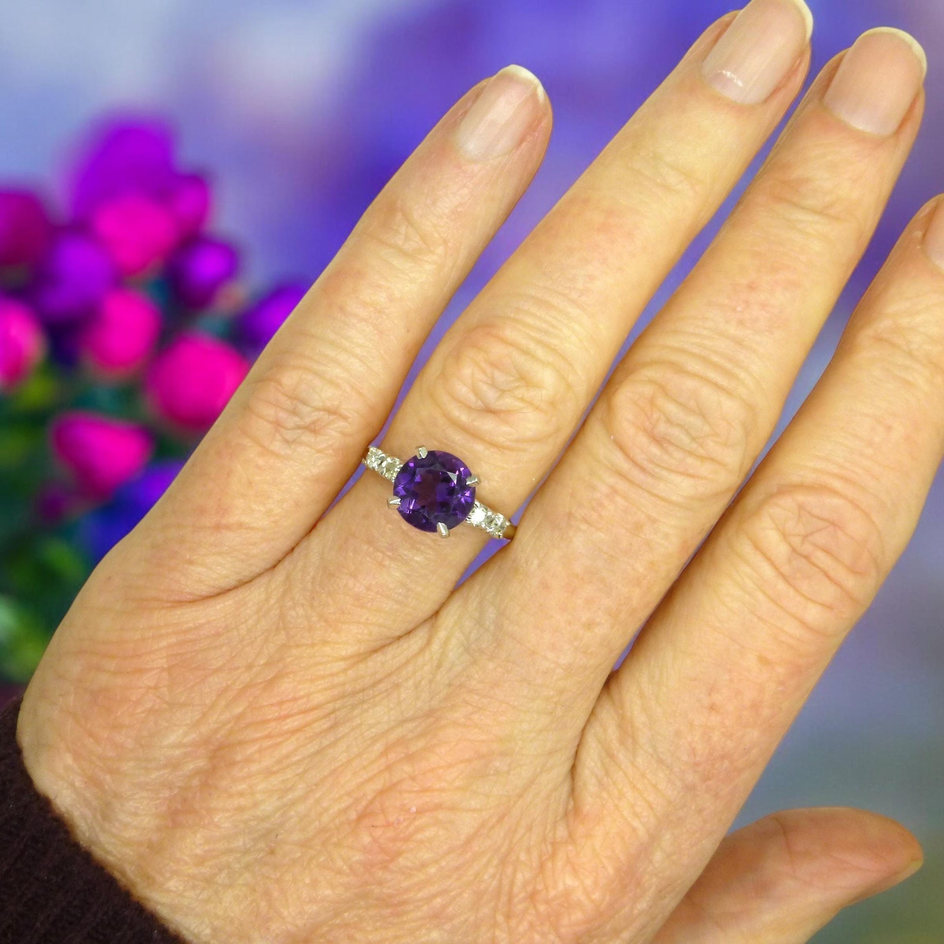 Vintage solid 18ct gold Amethyst & Diamond solitaire ring 1980's
