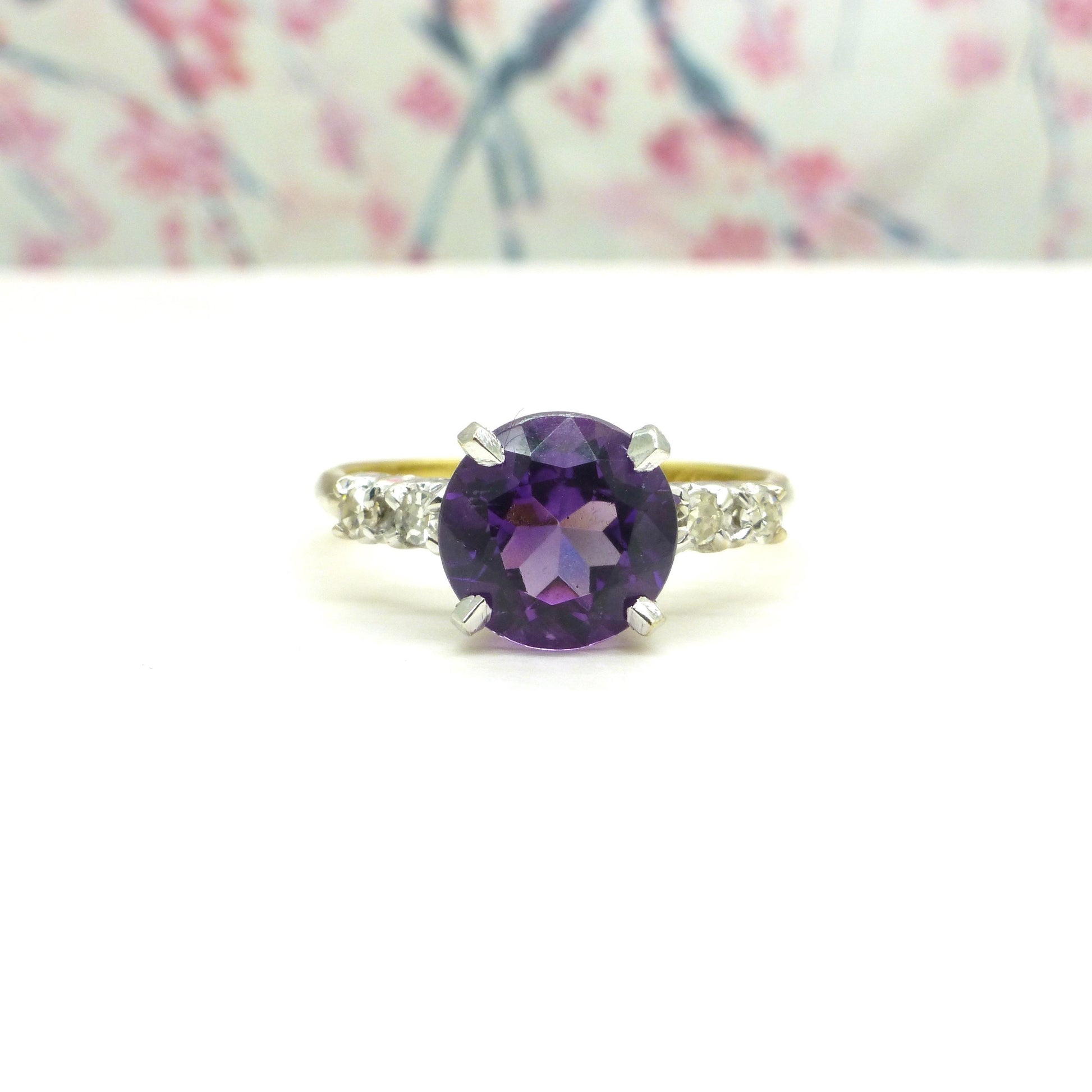 Vintage solid 18ct gold Amethyst & Diamond solitaire ring 1980's