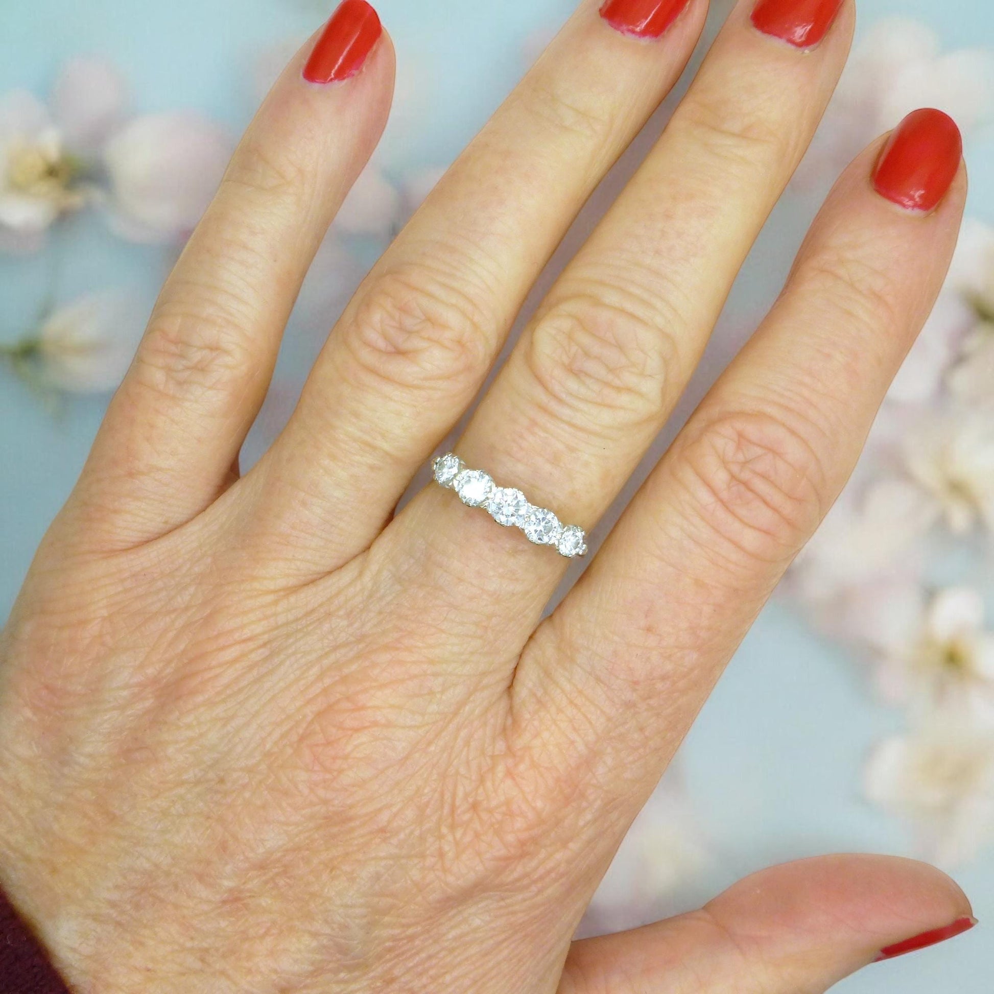 Vintage 18ct gold natural brilliant cut diamond five stone ring 0.75ct