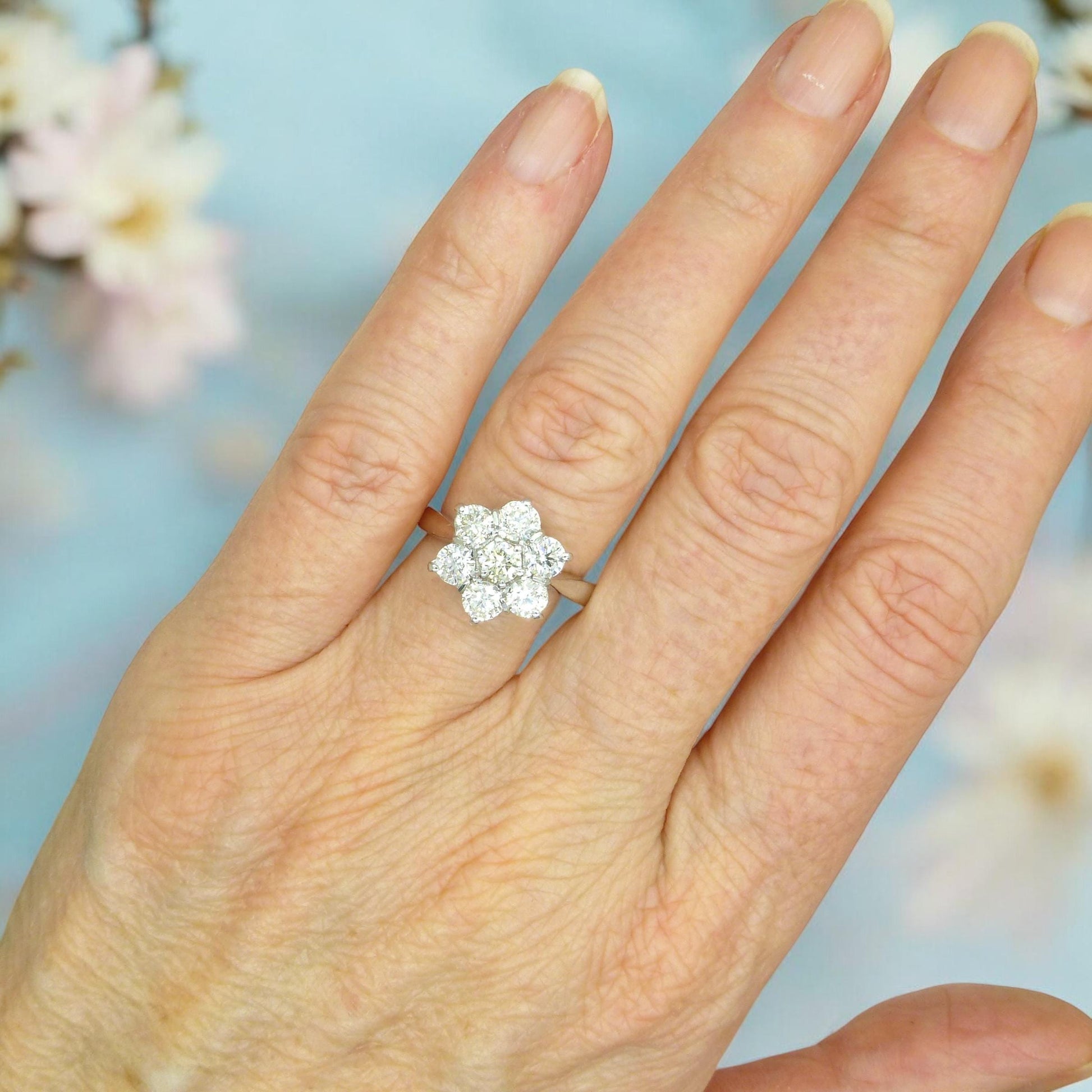 Stunning vintage 18ct white gold diamond cluster ring 1.41 carat ~ Independent Valuation