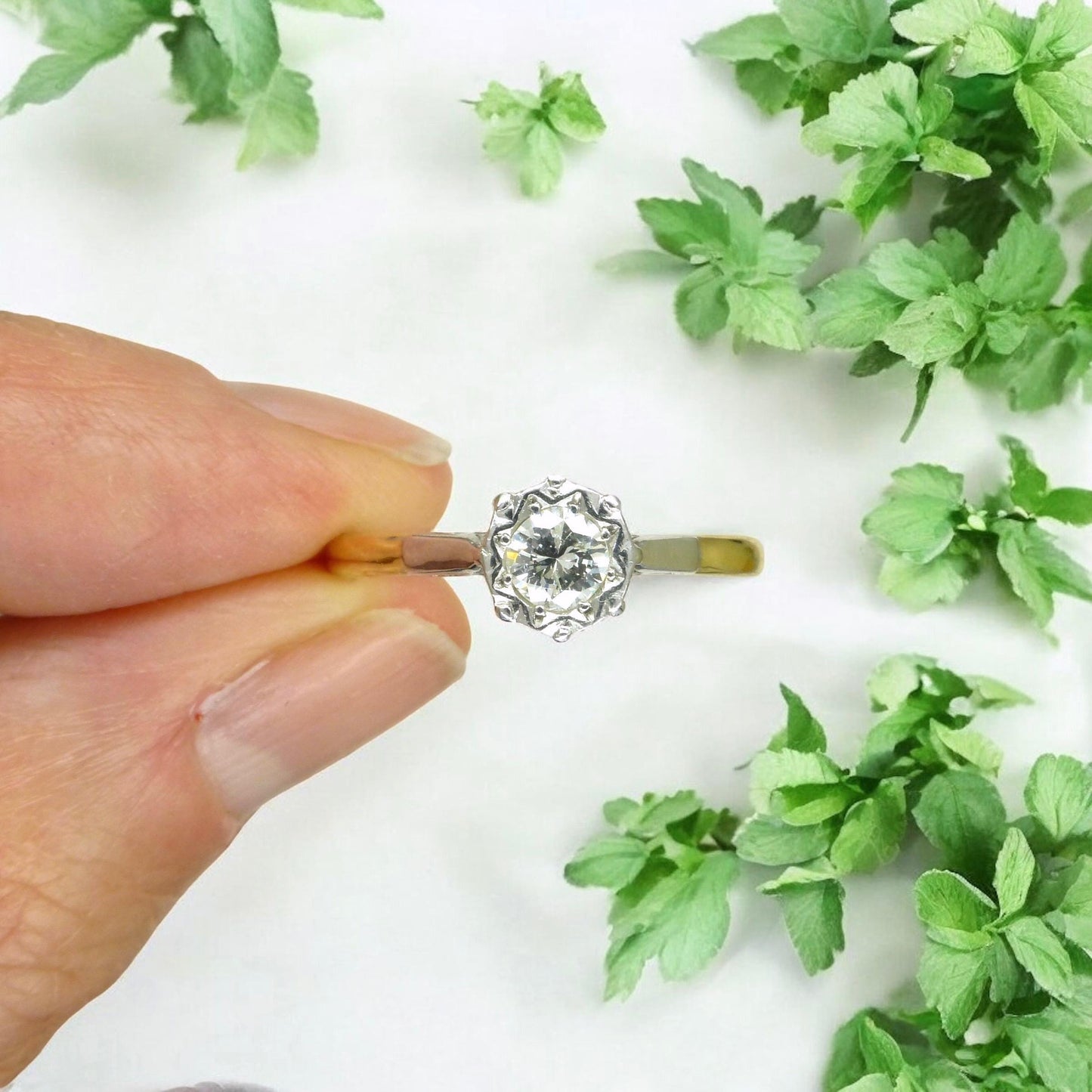 Vintage 18ct gold natural diamond solitaire ring 0.35ct - dated 1970