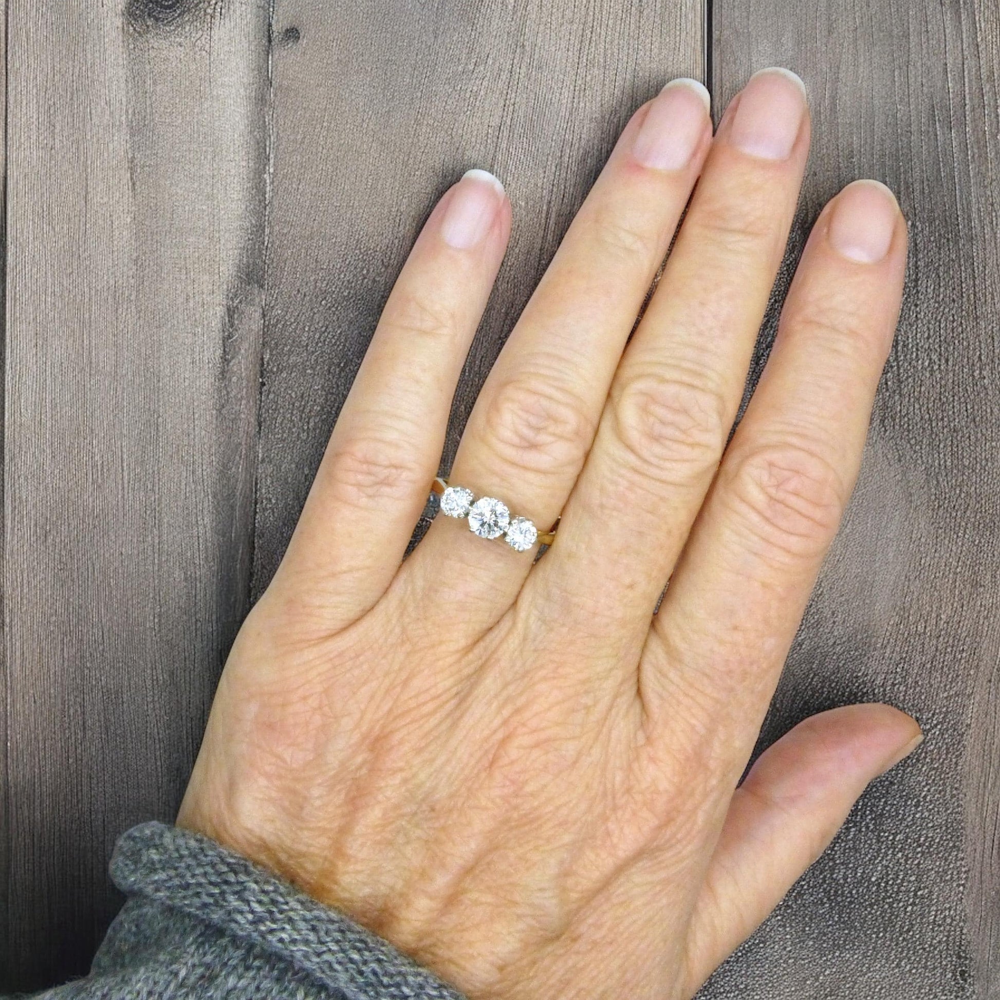 Vintage 18ct natural diamond three stone trilogy ring 1.00ct