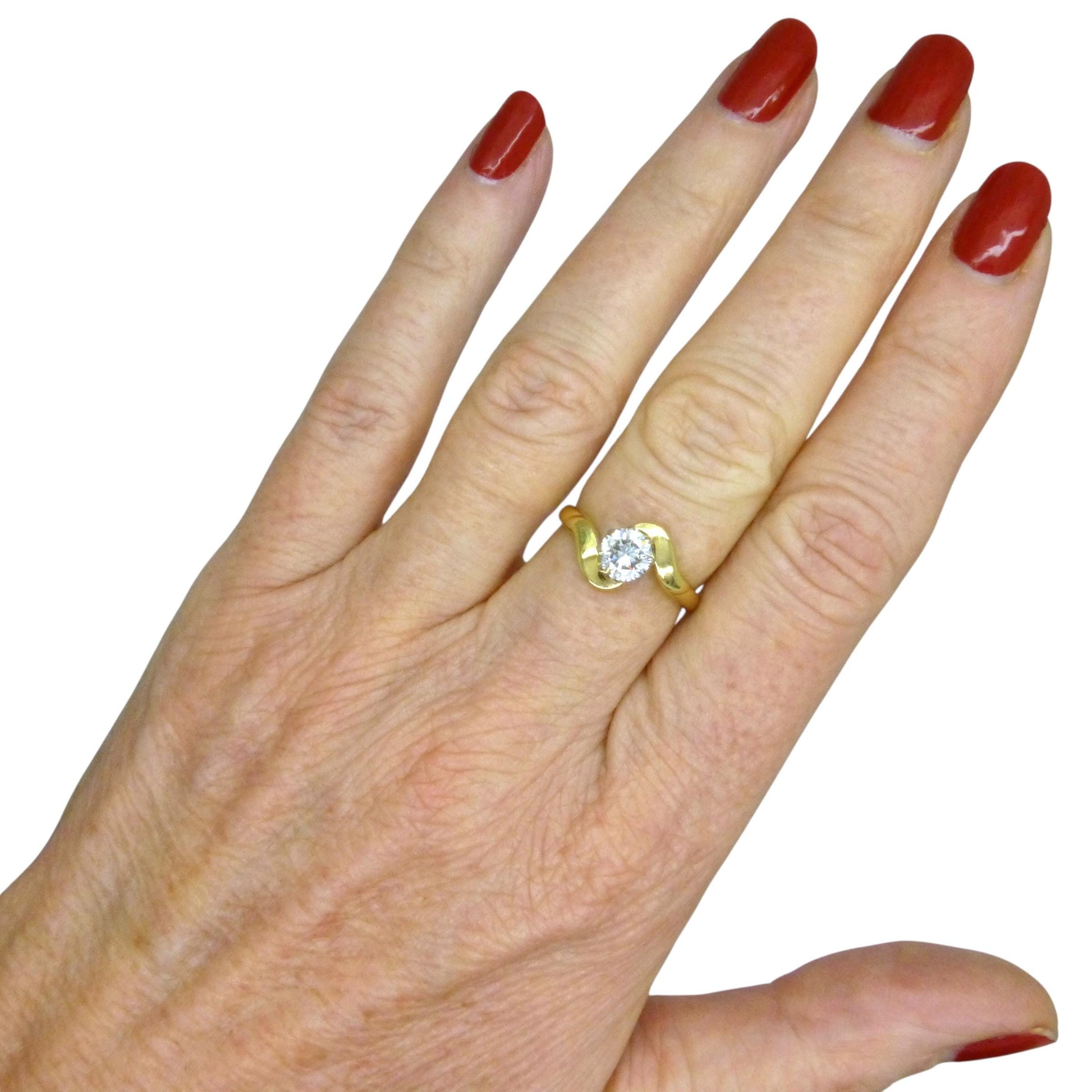 Vintage 18ct gold brilliant cut natural diamond solitaire ring 0.70ct + Independent Valuation report