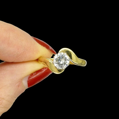 Vintage 18ct gold brilliant cut natural diamond solitaire ring 0.70ct + Independent Valuation report