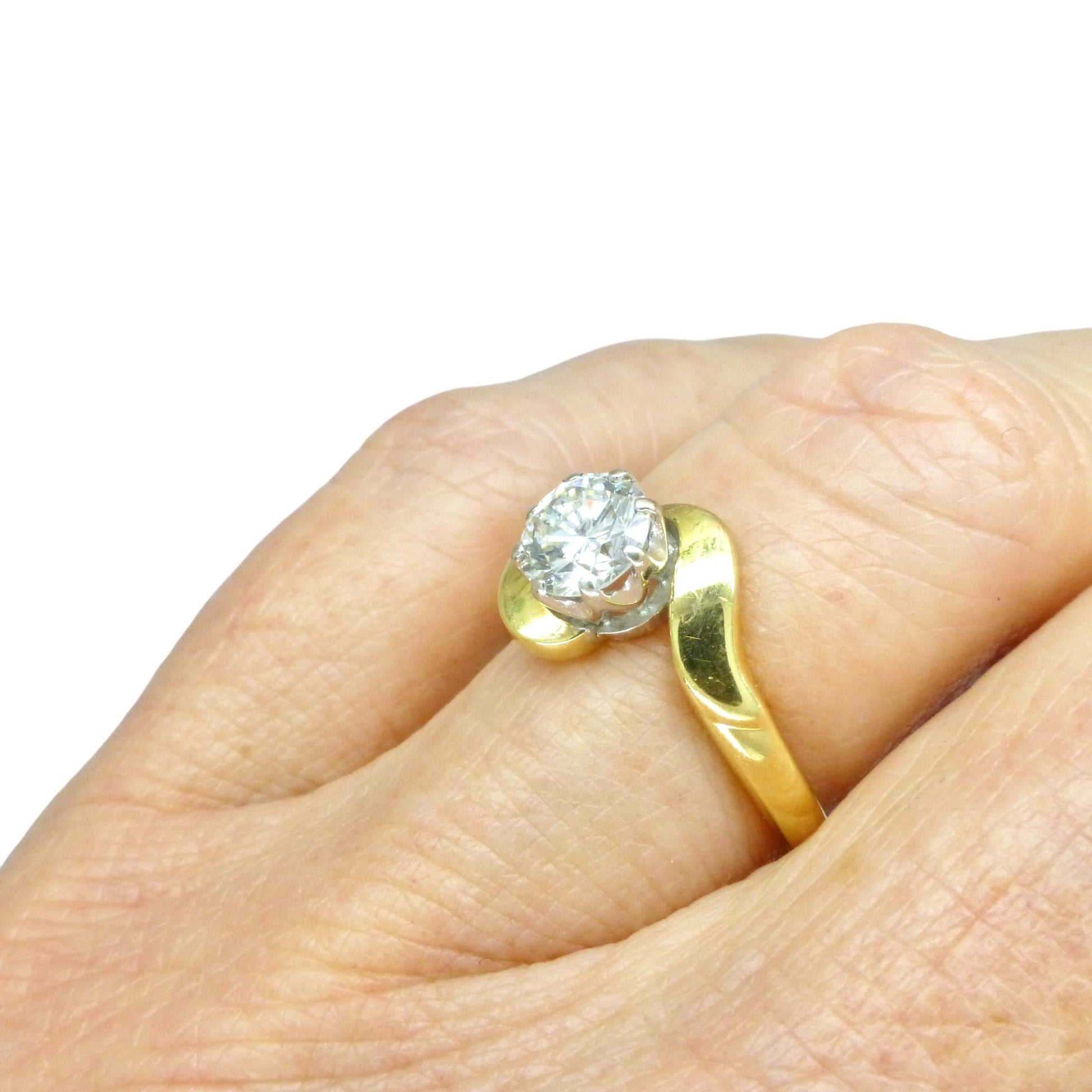Vintage 18ct gold brilliant cut natural diamond solitaire ring 0.70ct + Independent Valuation report