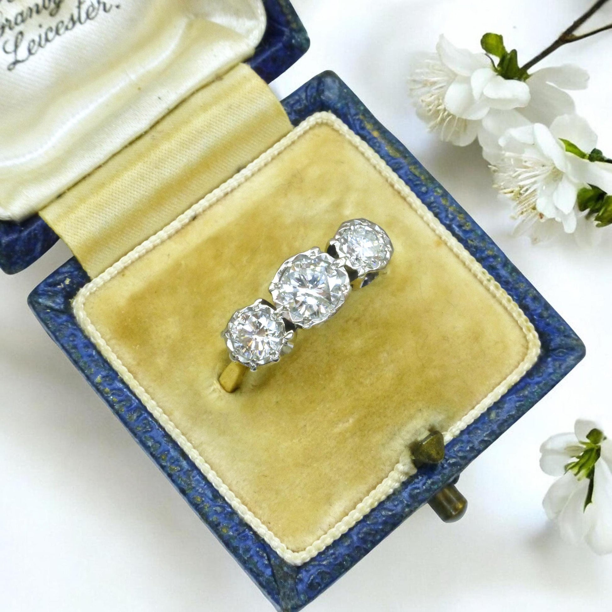 Vintage 18ct natural diamond three stone trilogy ring 1.25ct.