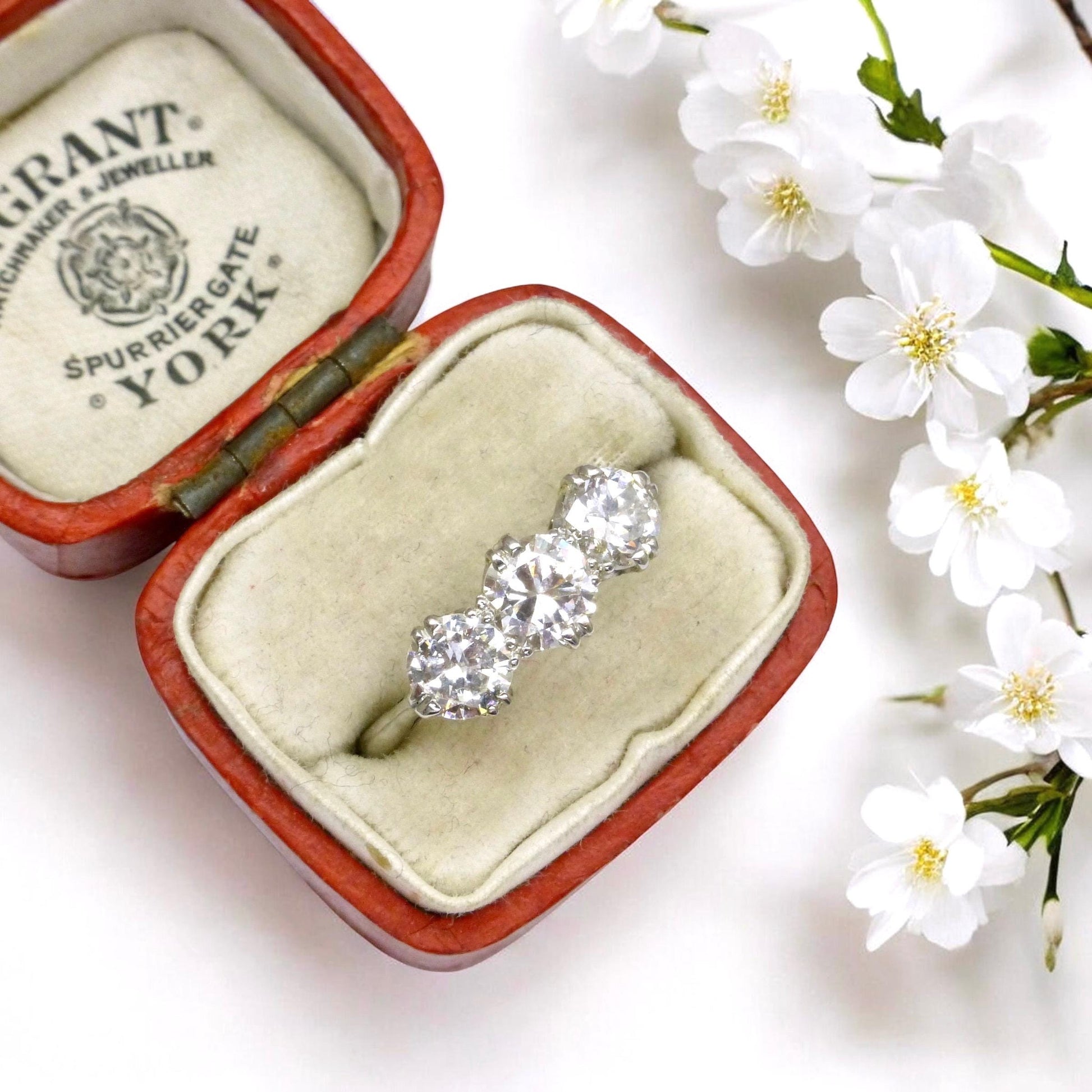 Antique Transitional cut diamond three stone trilogy ring 1.38ct - white gold & Platinum - Independent Valuation