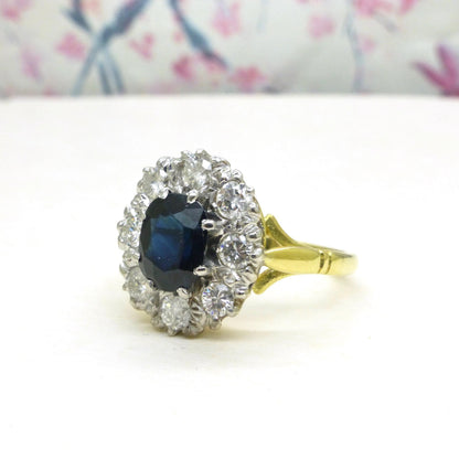 Vintage 18ct sapphire & diamond oval cluster ring - Classic Princess of Wales ring