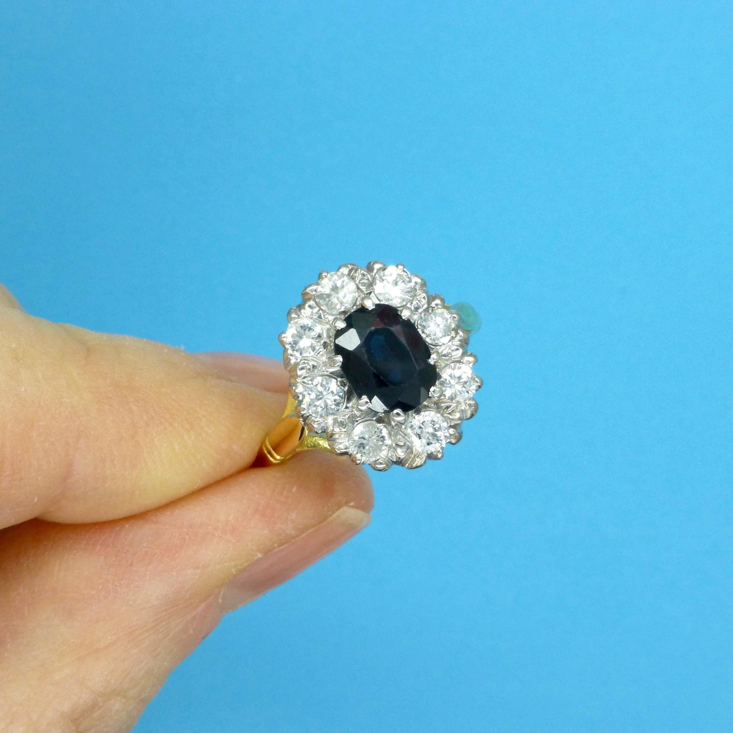 Vintage 18ct sapphire & diamond oval cluster ring - Classic Princess of Wales ring
