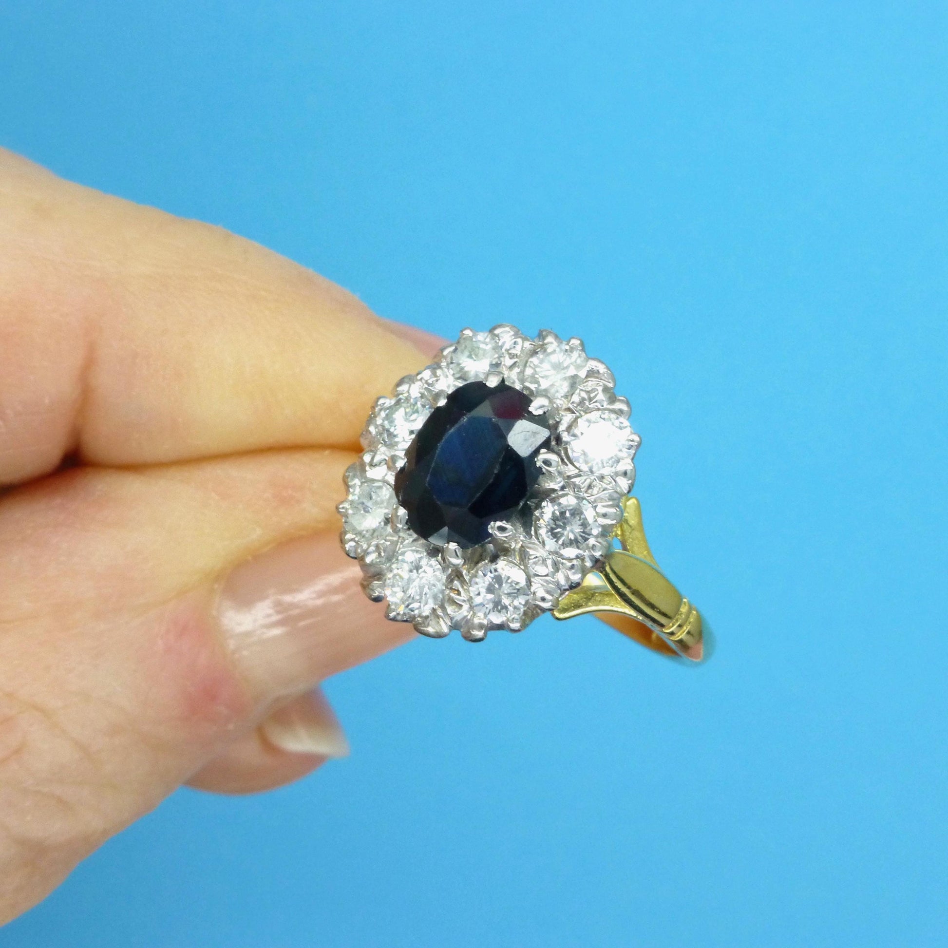 Vintage 18ct sapphire & diamond oval cluster ring - Classic Princess of Wales ring