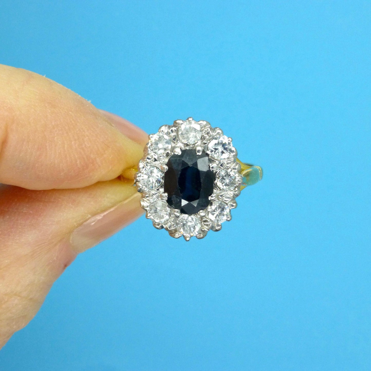 Vintage 18ct sapphire & diamond oval cluster ring - Classic Princess of Wales ring