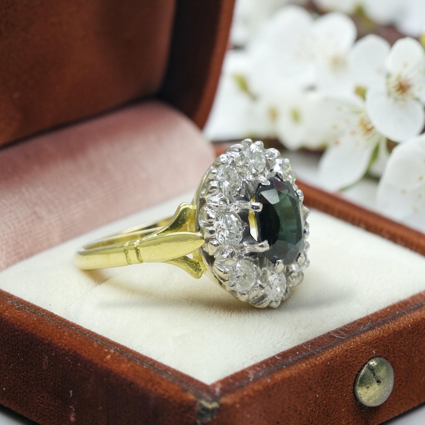 Vintage 18ct sapphire & diamond oval cluster ring - Classic Princess of Wales ring