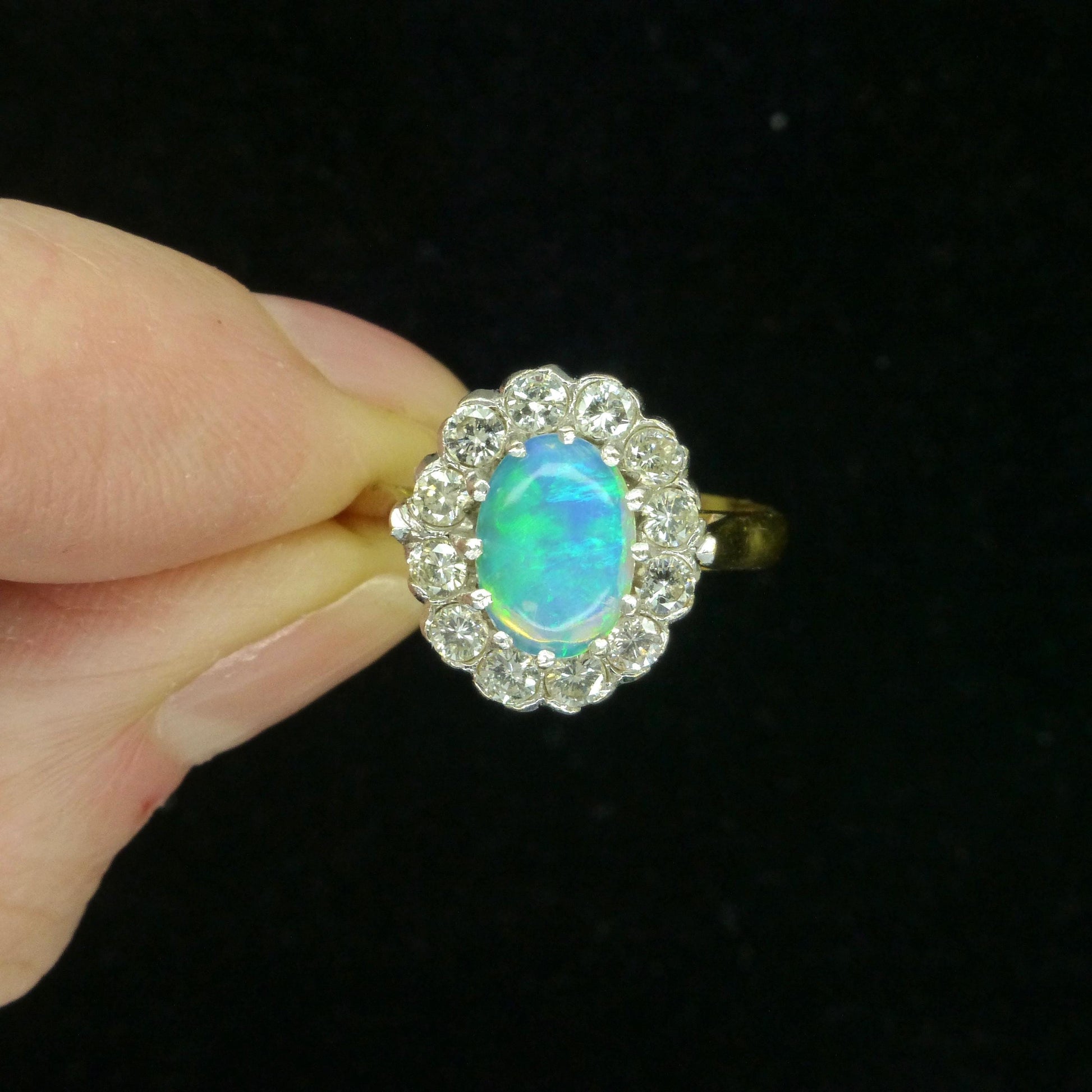 Vintage 18ct Opal & Diamond cluster ring with Valuation report