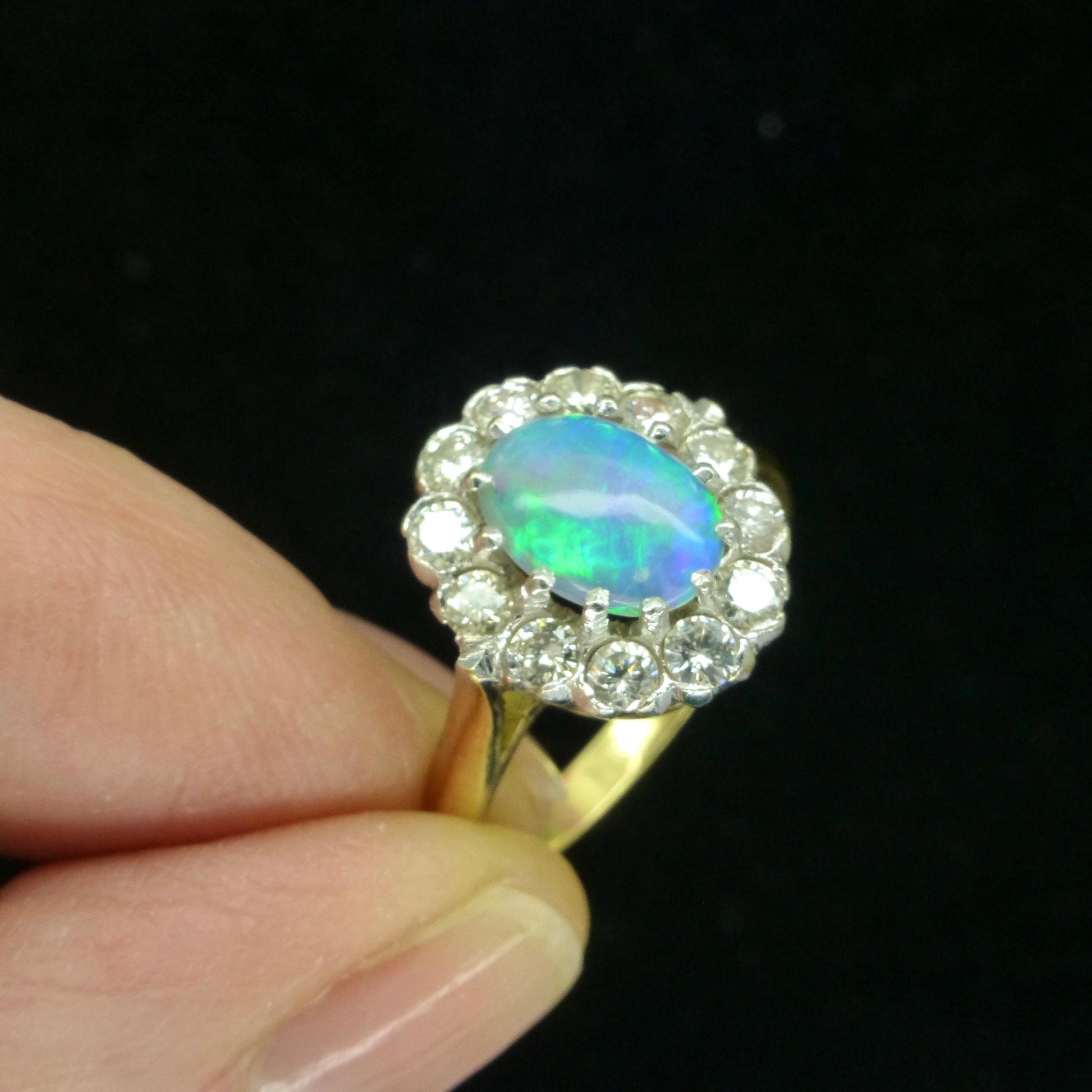 Vintage 18ct Opal & Diamond cluster ring with Valuation report