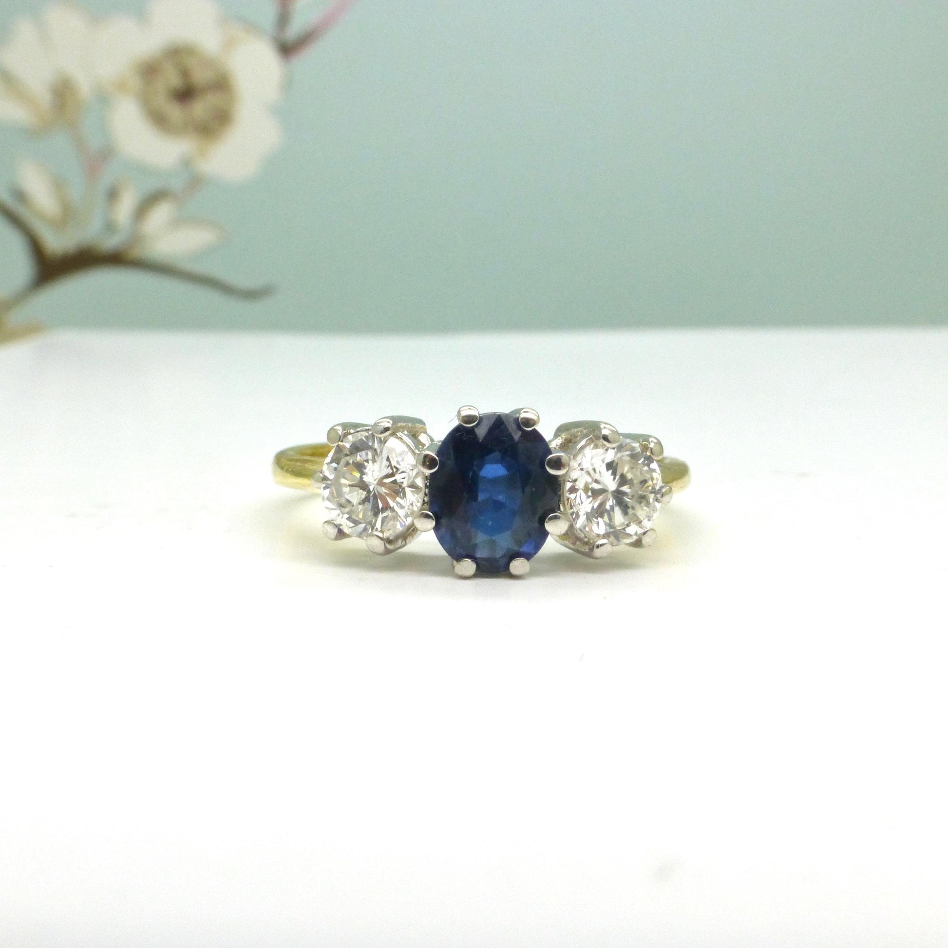 Vintage 18ct gold Natural Diamond & Sapphire three stone trilogy ring.