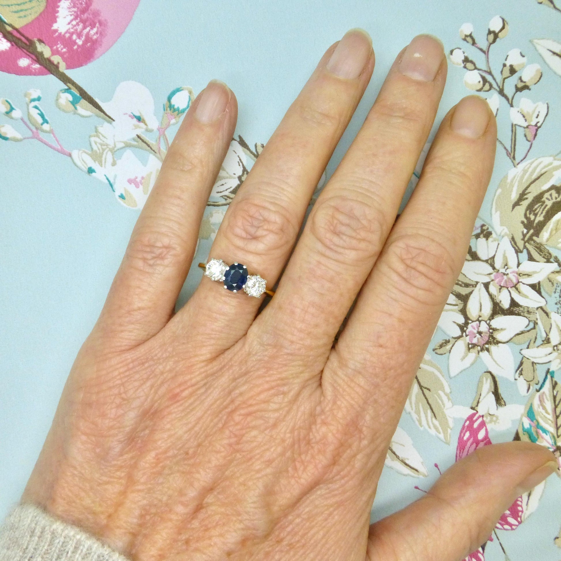 Vintage 18ct gold Natural Diamond & Sapphire three stone trilogy ring.