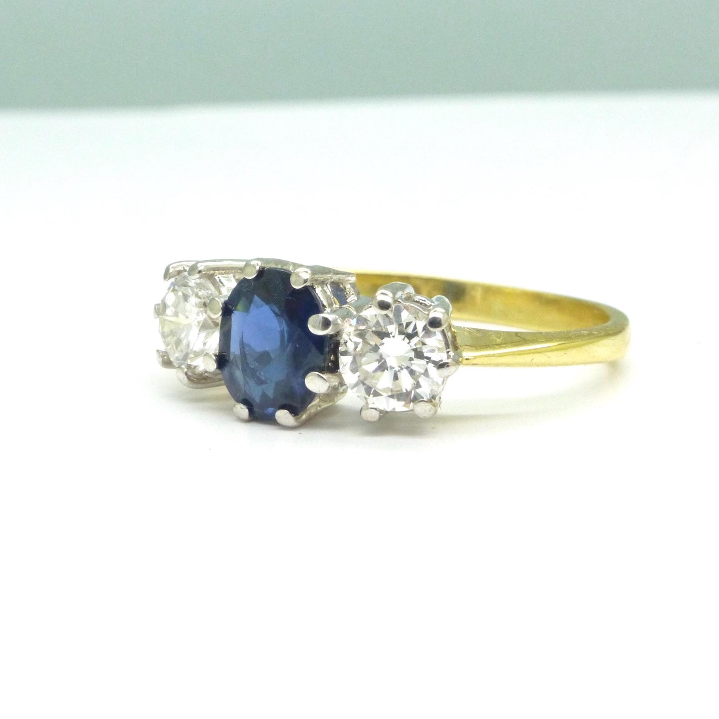 Vintage 18ct gold Natural Diamond & Sapphire three stone trilogy ring.