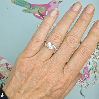 Antique Edwardian old cut natural diamond Toi et Moi ring - 18ct Platinum - 0.60ct c1910s