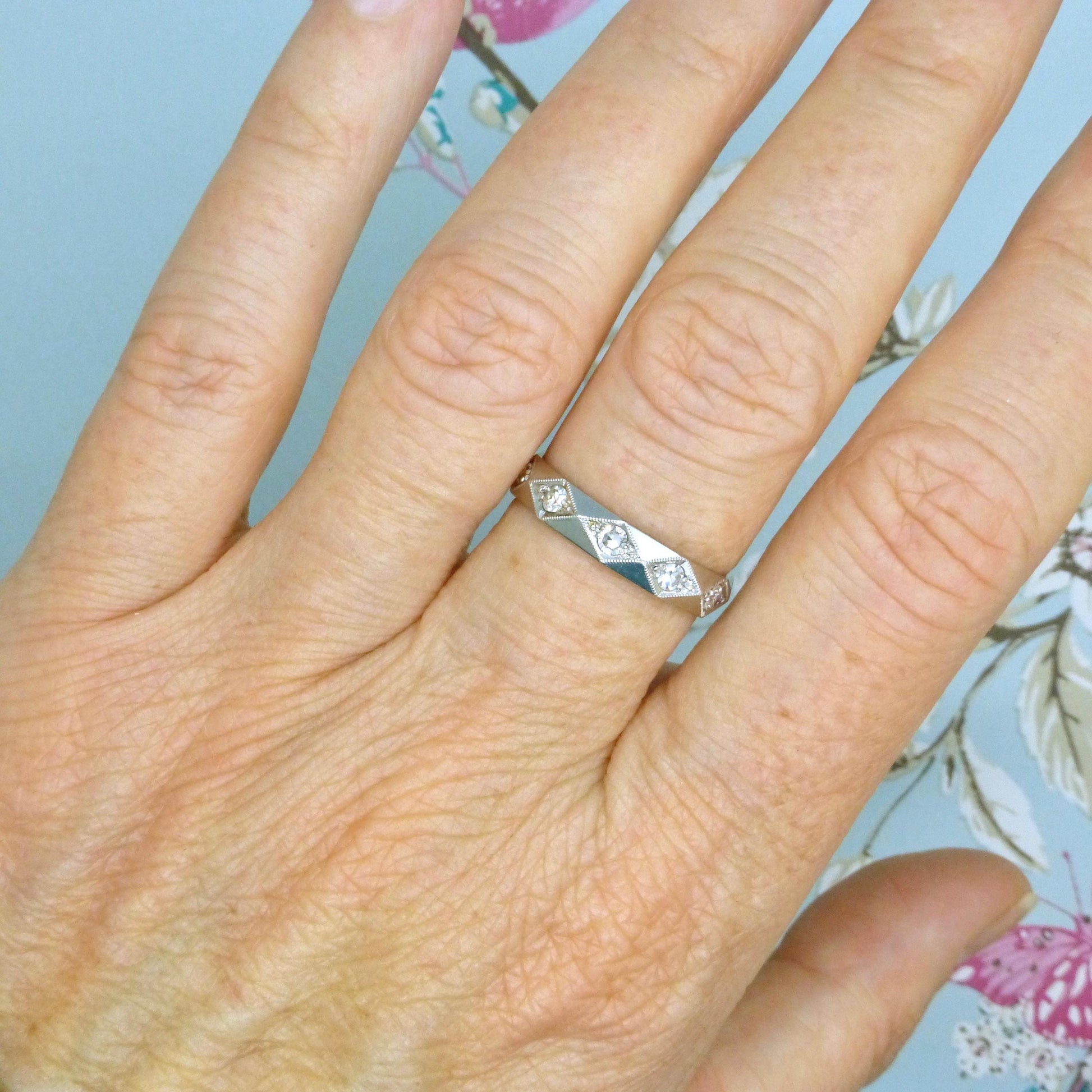 Vintage 18ct white gold Natural Diamond full eternity wedding ring 0.50ct - Size O.