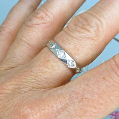 Vintage 18ct white gold Natural Diamond full eternity wedding ring 0.50ct - Size O.