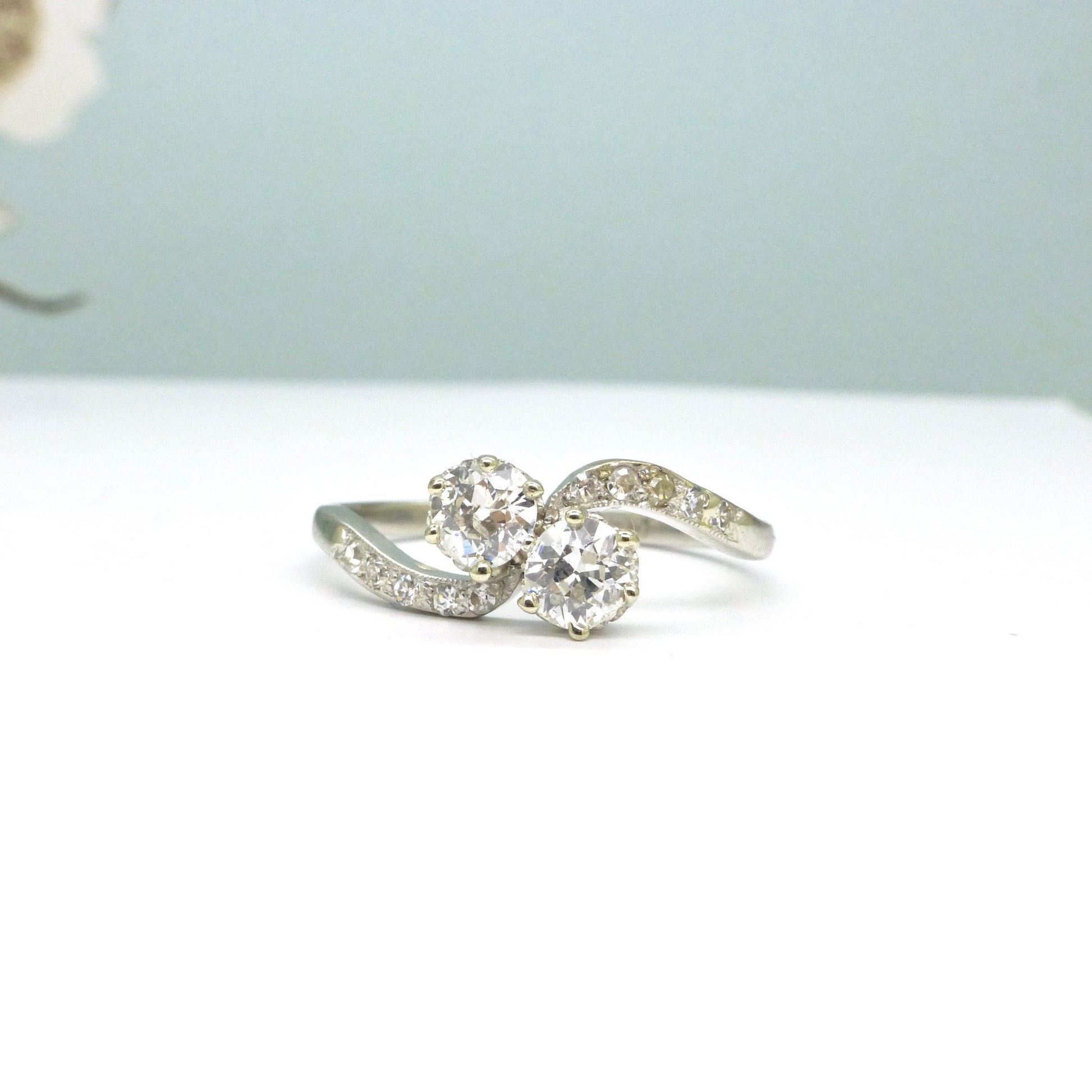Antique Edwardian old cut natural diamond Toi et Moi ring - 18ct Platinum - 0.60ct c1910s