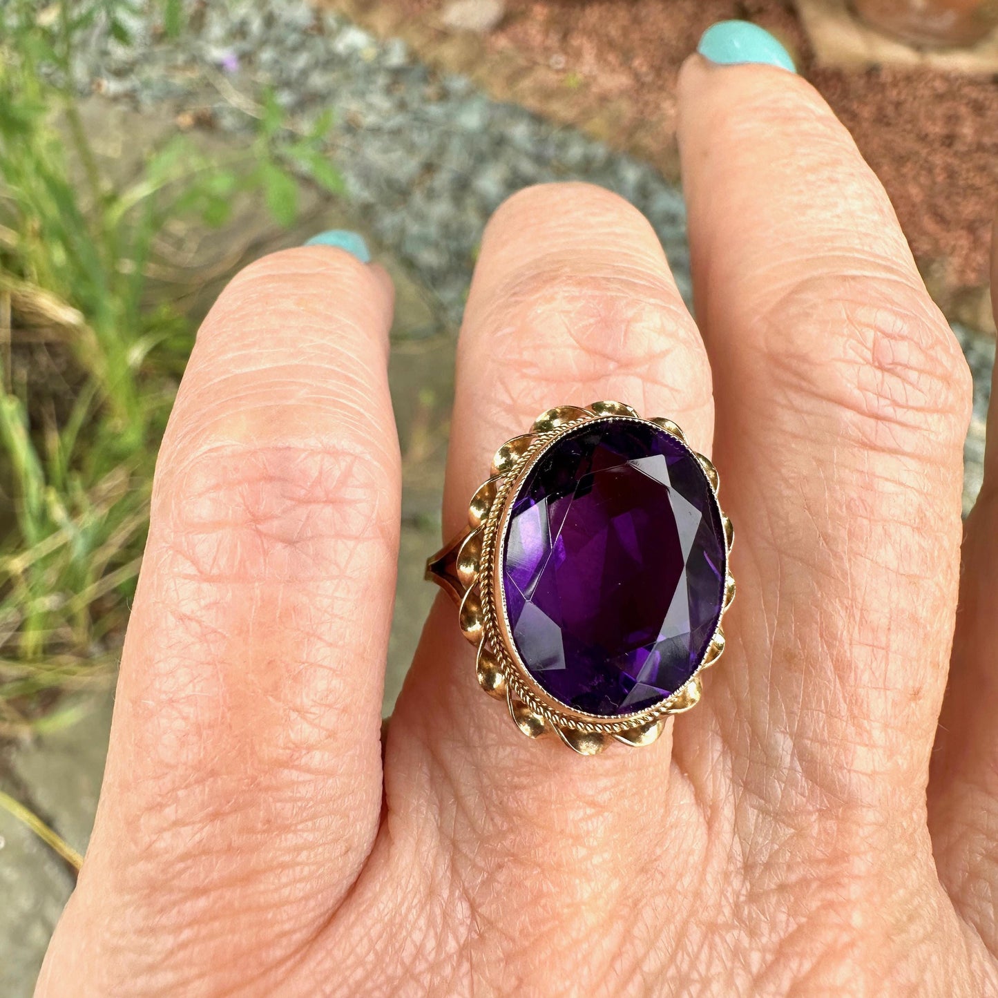 Vintage 9ct Gold Amethyst Statement Ring – Birmingham 1977 Retro Cocktail Jewelry