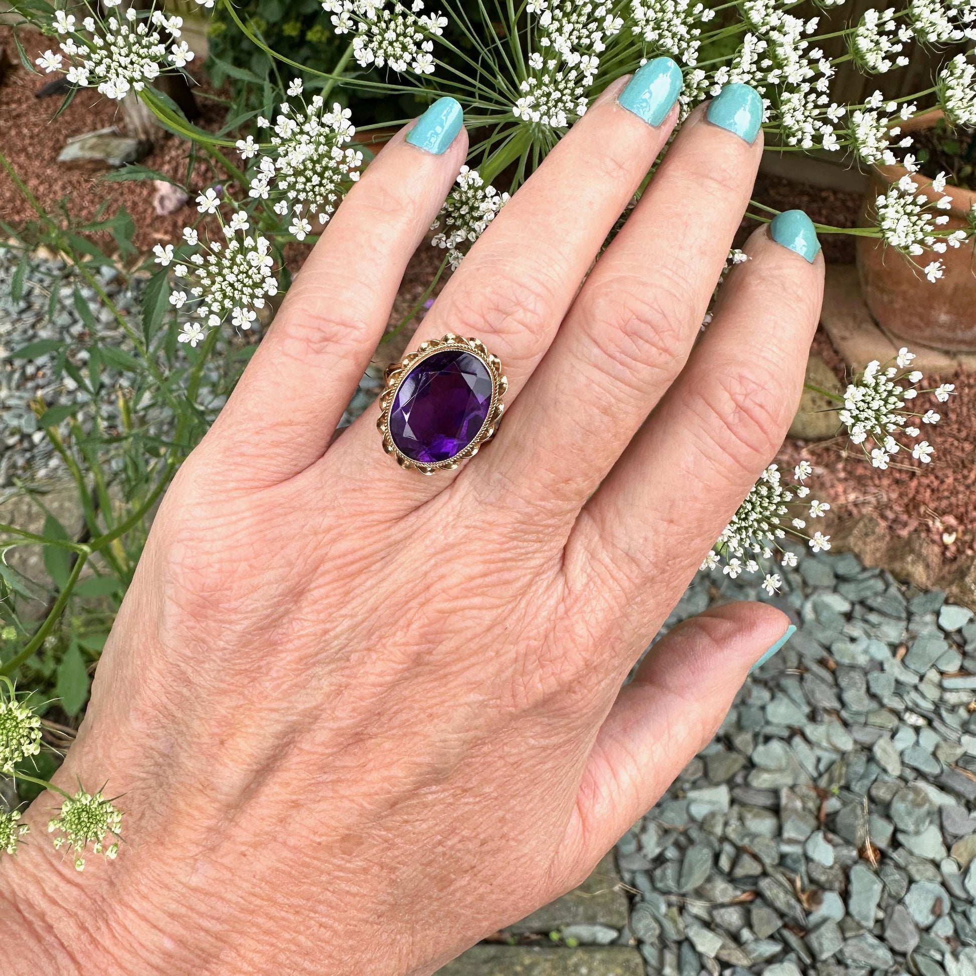 Vintage 9ct Gold Amethyst Statement Ring – Birmingham 1977 Retro Cocktail Jewelry