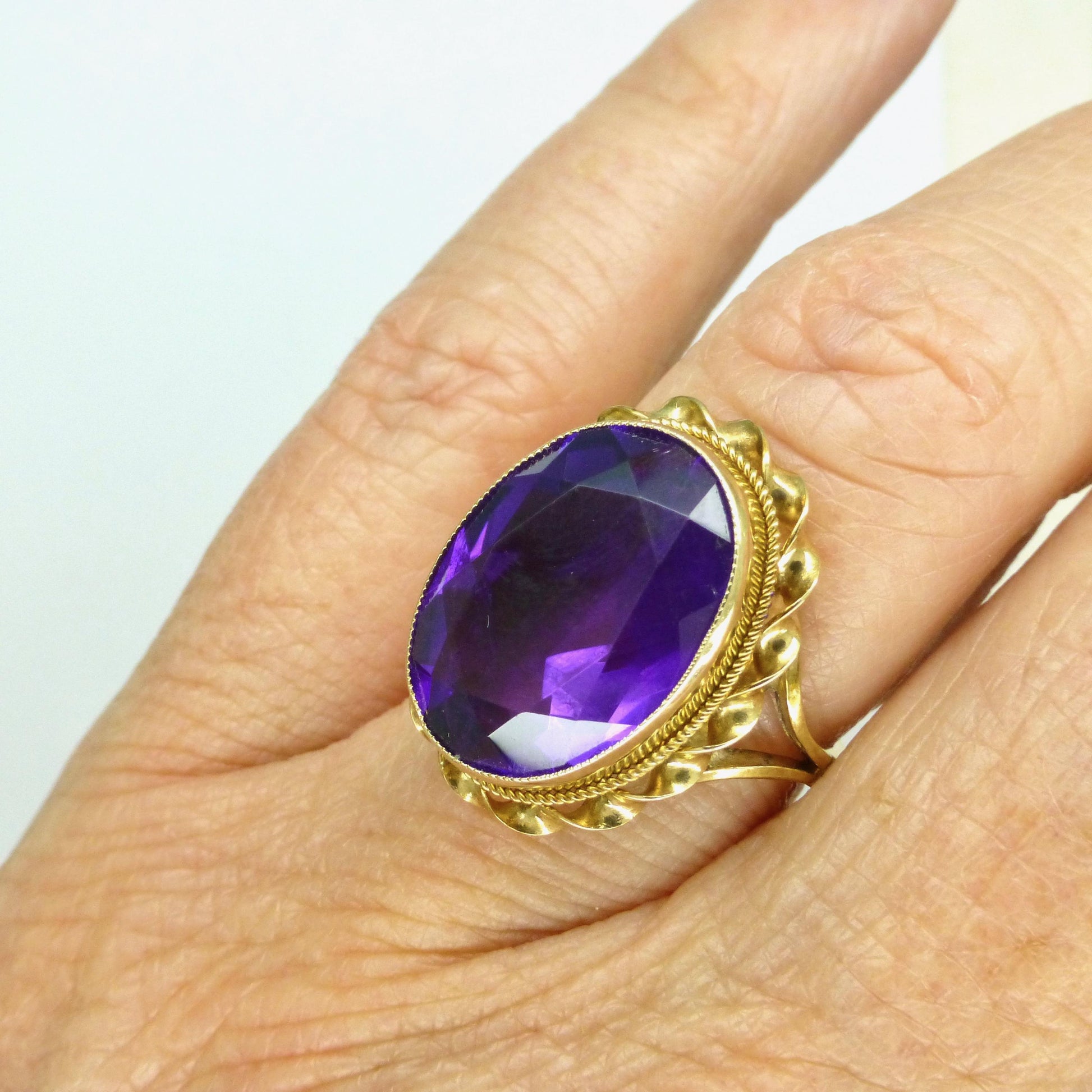 Vintage 9ct Gold Amethyst Statement Ring – Birmingham 1977 Retro Cocktail Jewelry