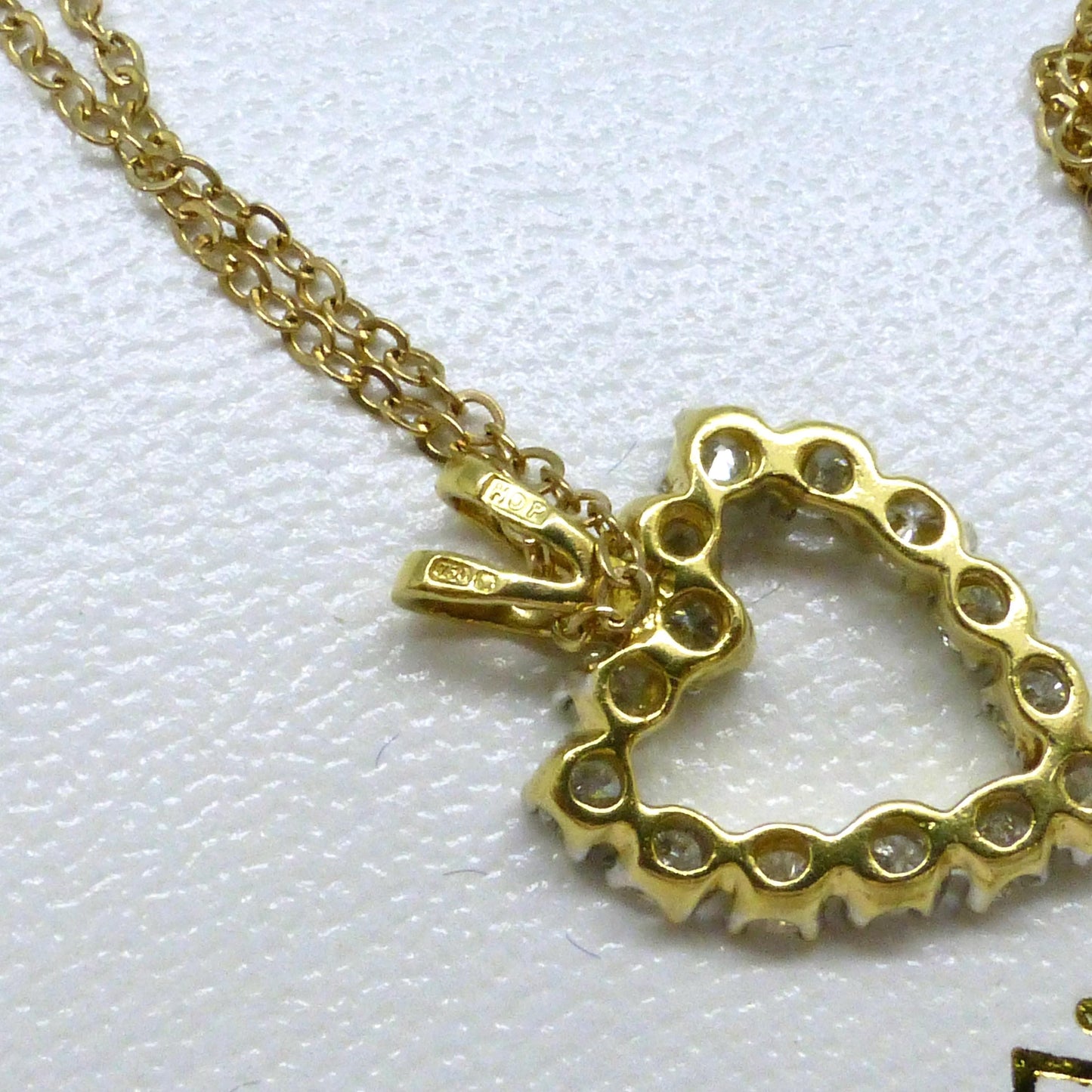 Vintage 18ct gold diamond heart pendant & 9ct gold chain