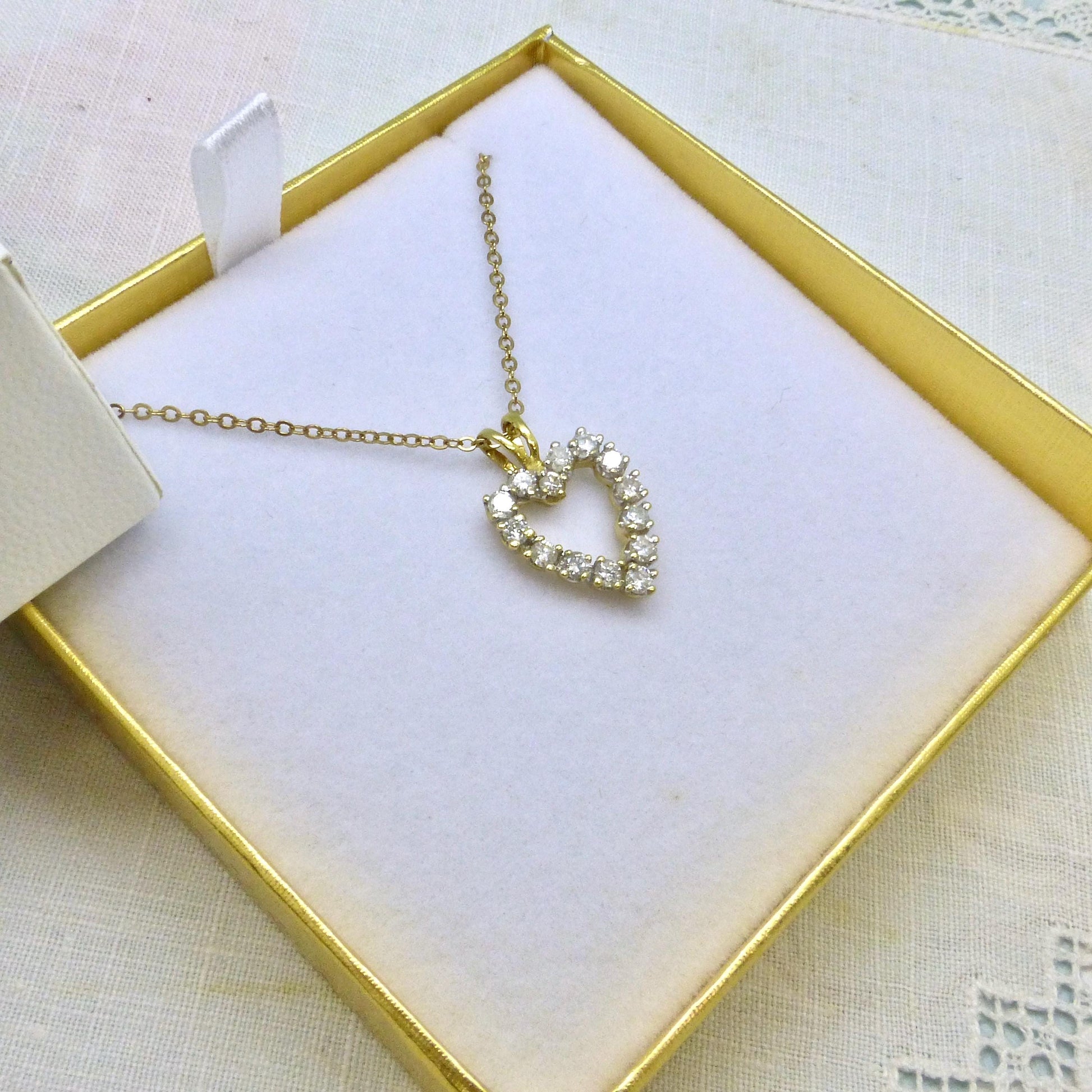 Vintage 18ct gold diamond heart pendant & 9ct gold chain