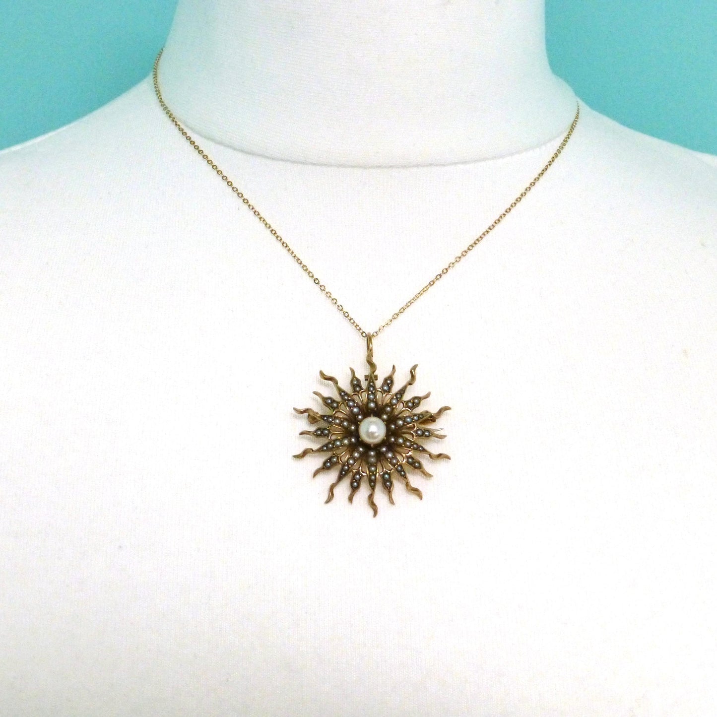 Antique gold Sunburst Pearl & seed pearl pendant/brooch c1890's - 1900's 7.9 grams
