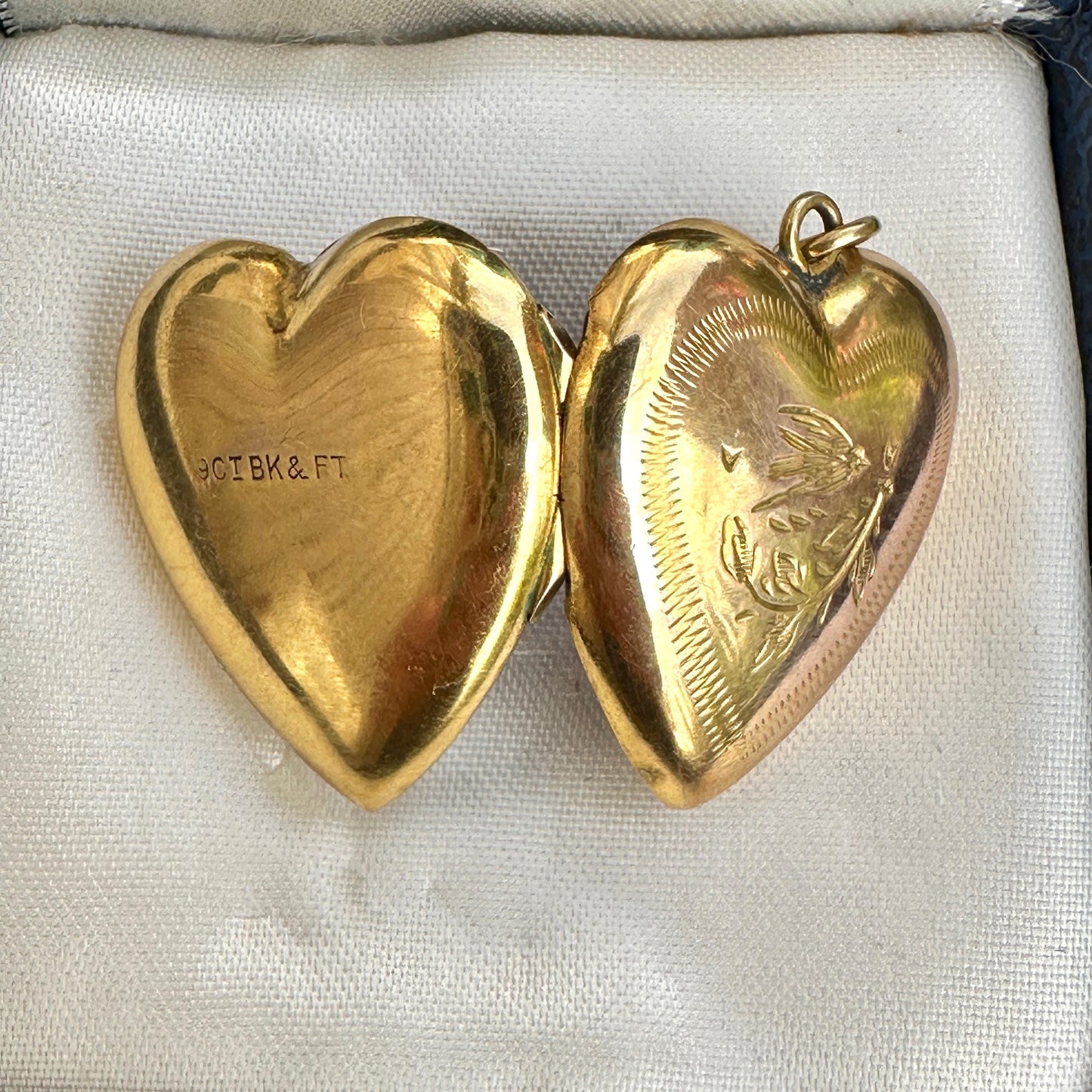 Antique 9ct Gold Heart Locket c1880-1900 – Aesthetic Engraved Bird motif