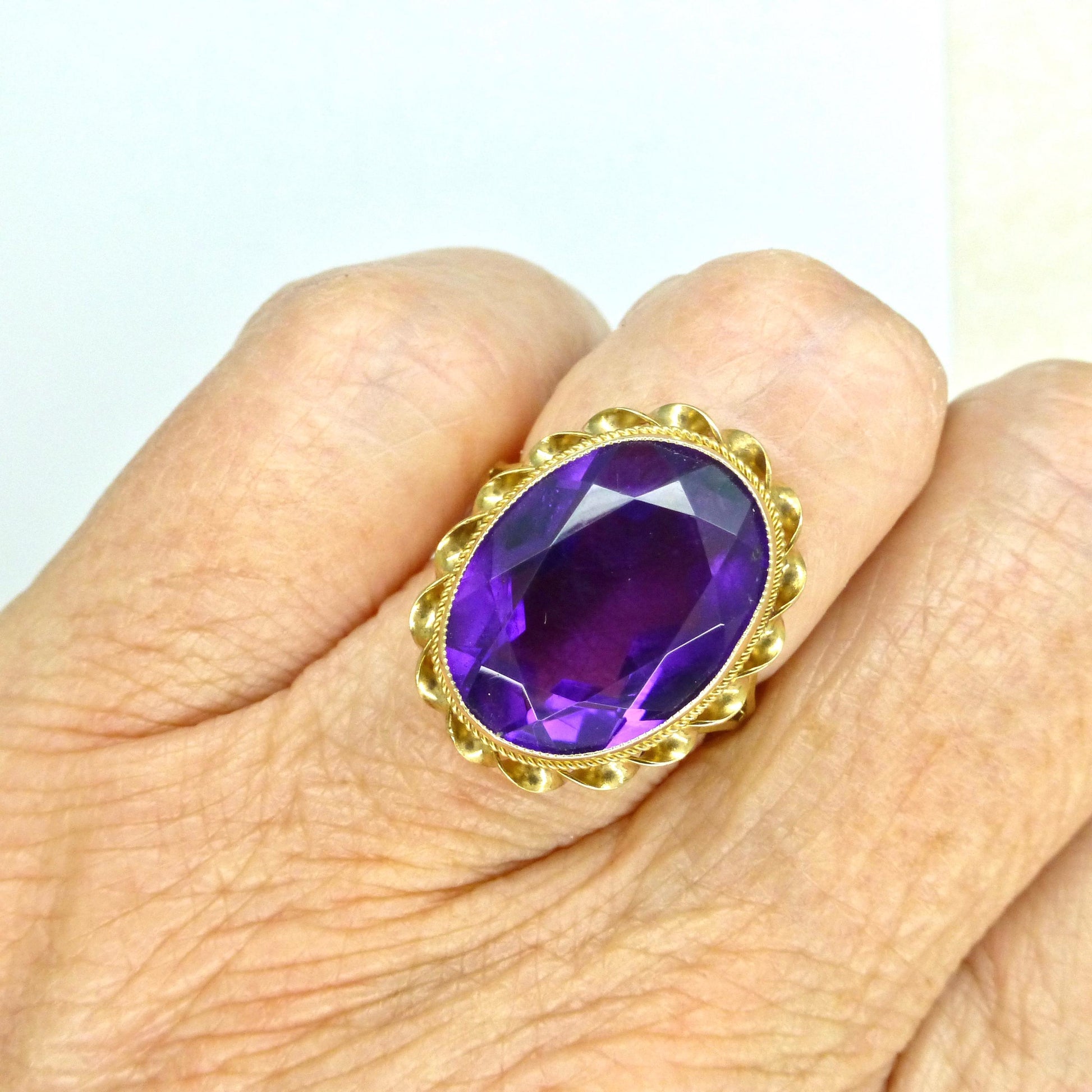 Vintage 9ct Gold Amethyst Statement Ring – Birmingham 1977 Retro Cocktail Jewelry